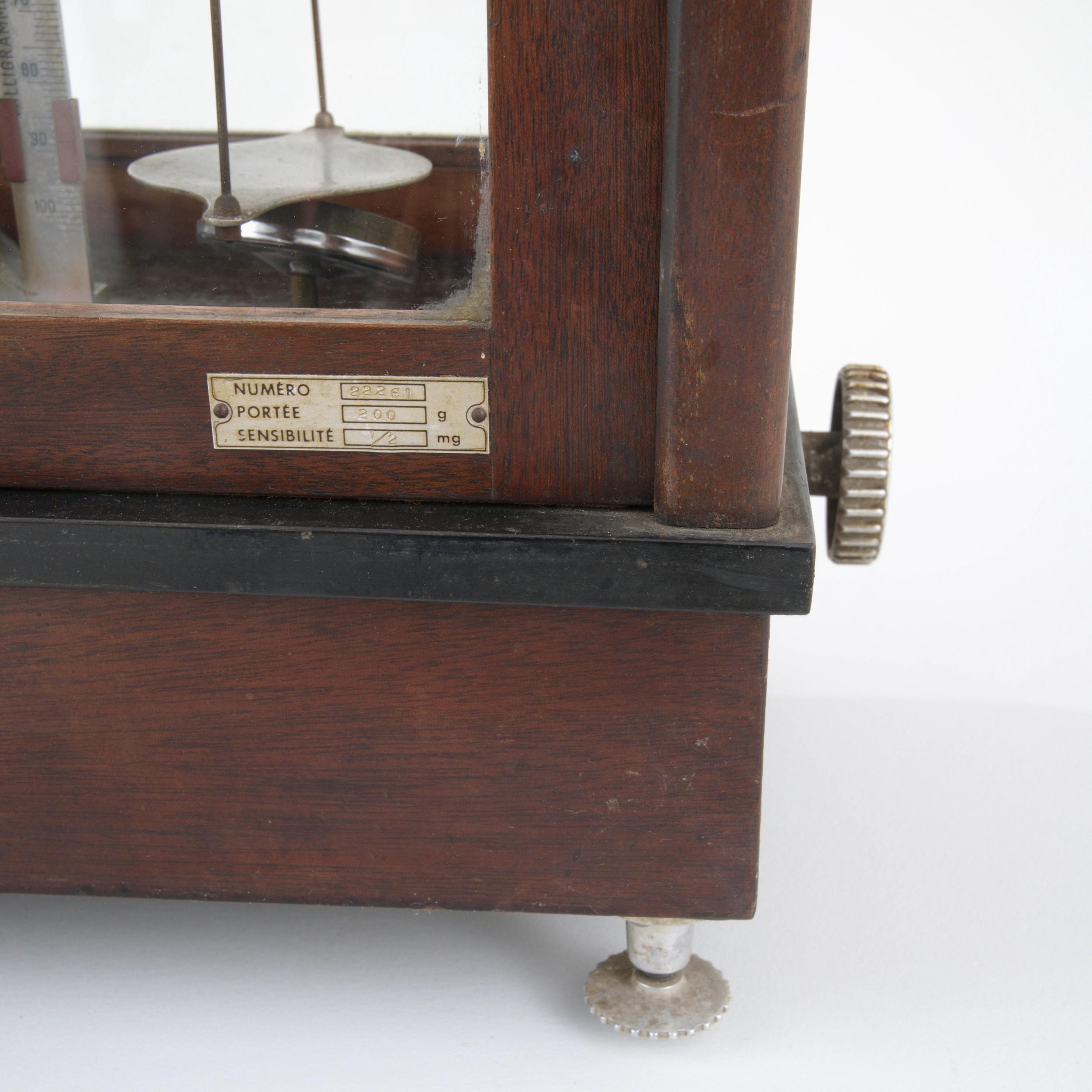 Early 20th Century French Laboratory Scale For Sale 5