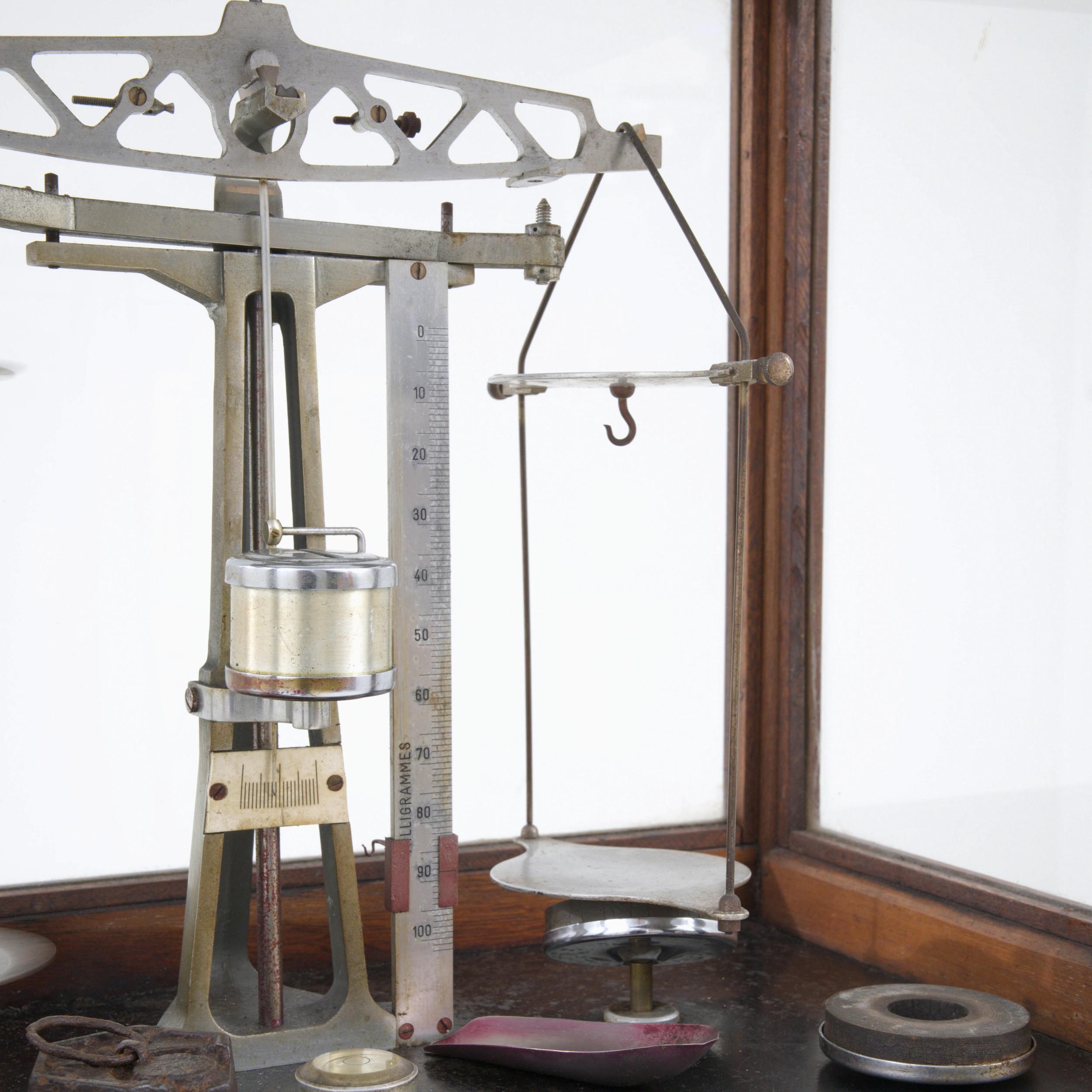 Early 20th Century French Laboratory Scale For Sale 6