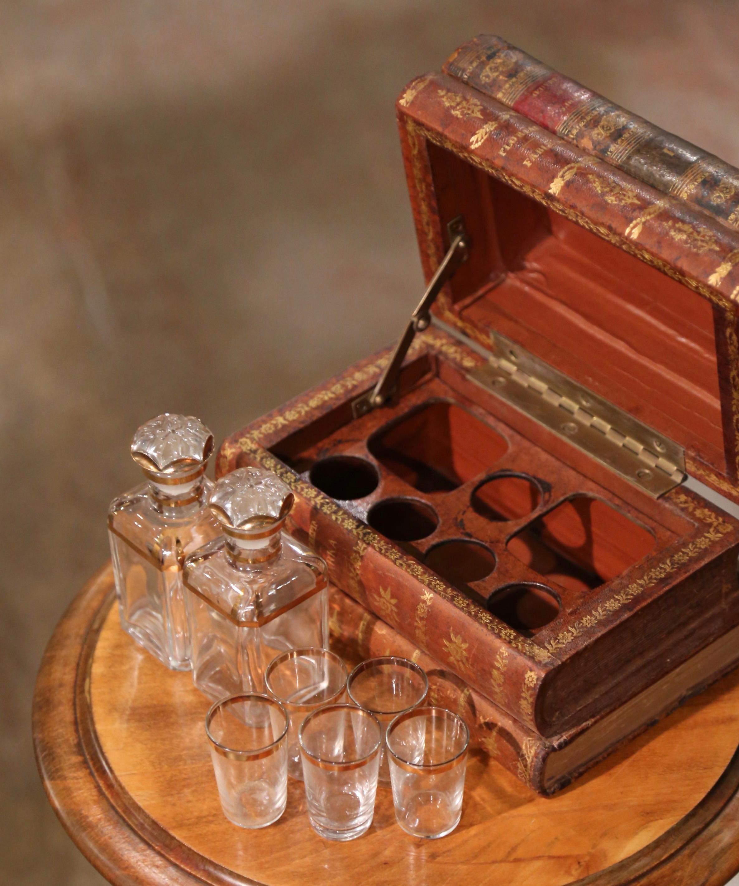Early 20th Century French Leather Book Liquor Box with Shot Glasses and Carafes For Sale 5