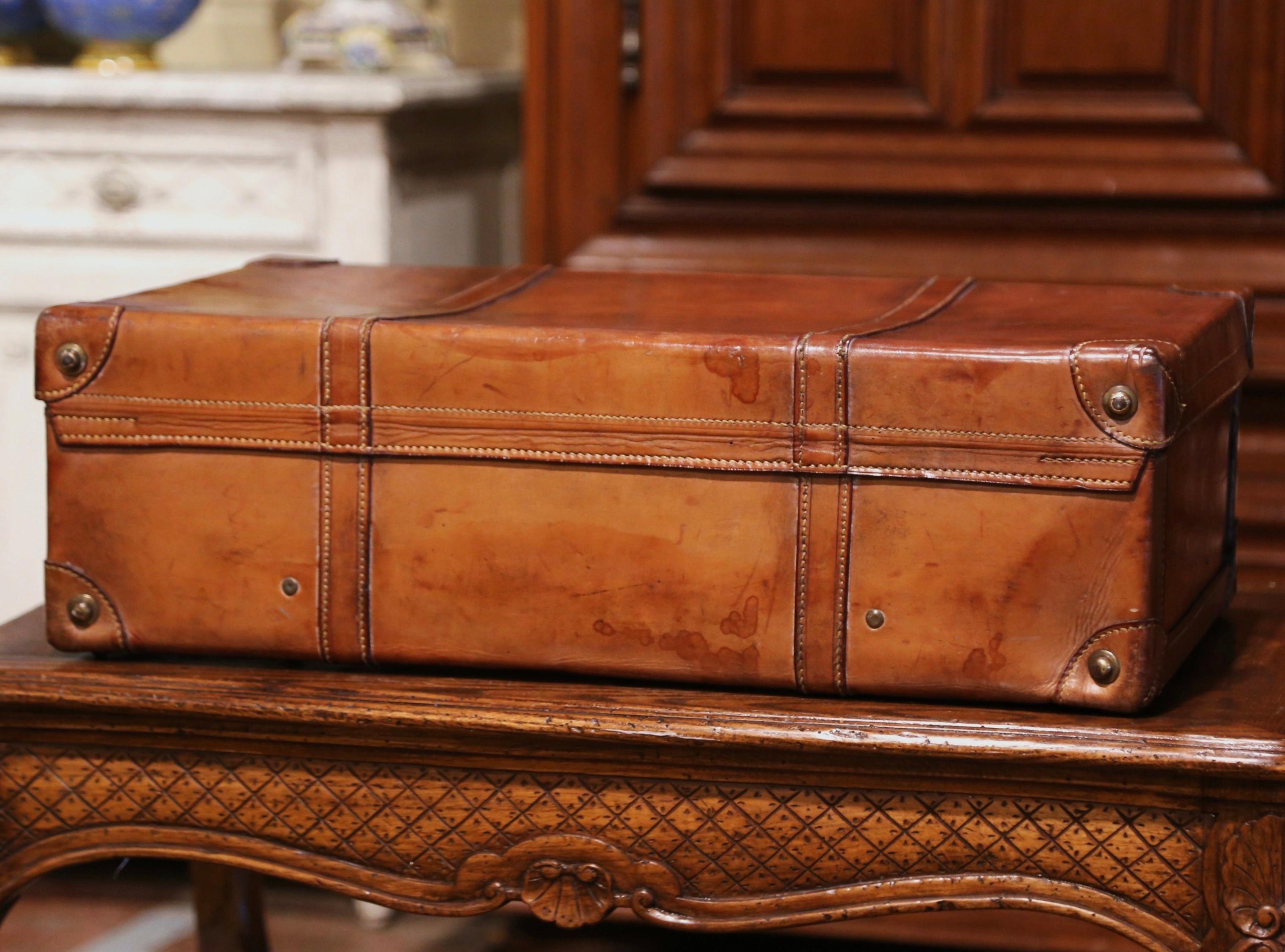 Early 20th Century French Leather Suitcase with Inside Upholstery and Tray 4