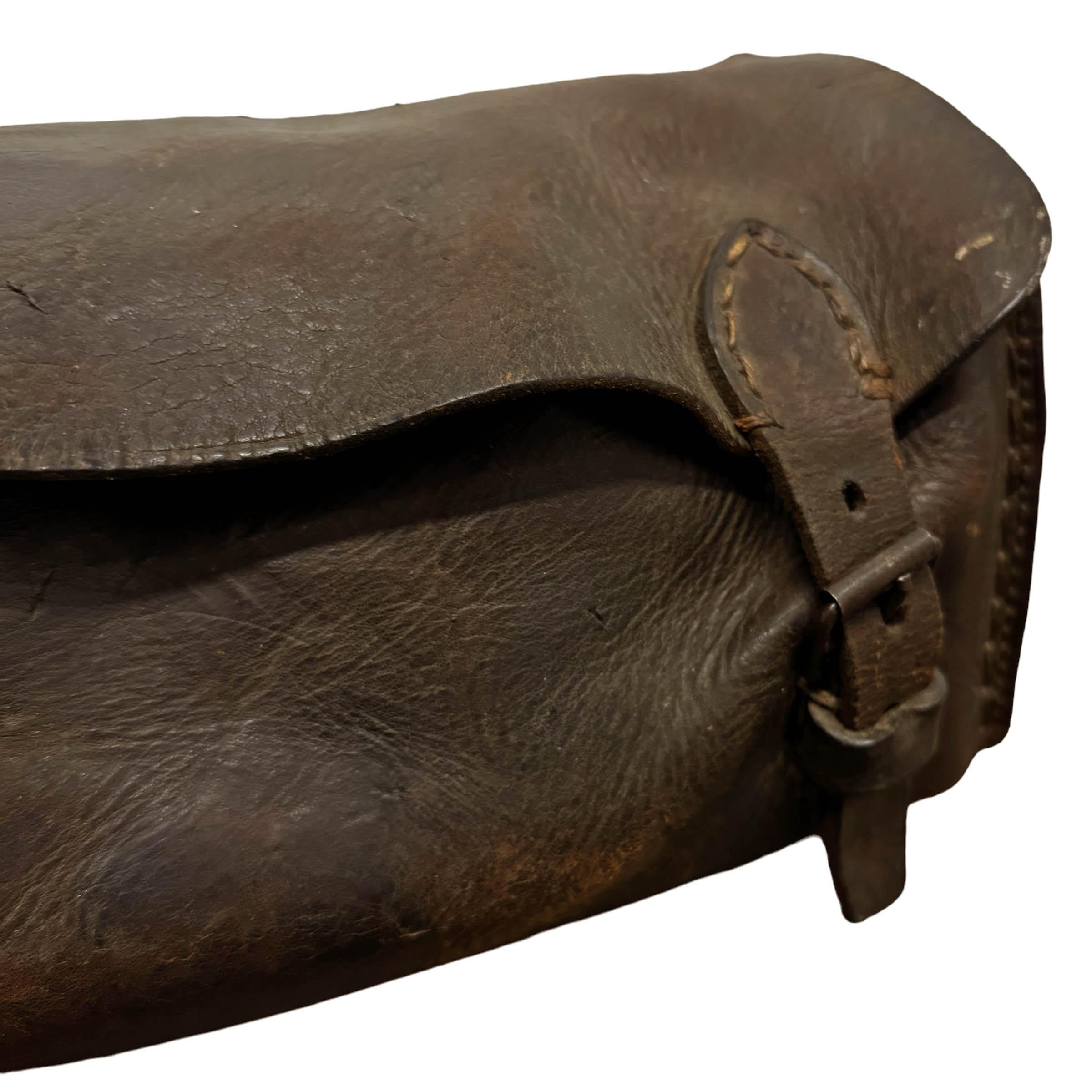 Pelle Borsa per attrezzi in pelle francese dei primi del Novecento proveniente da un treno in vendita
