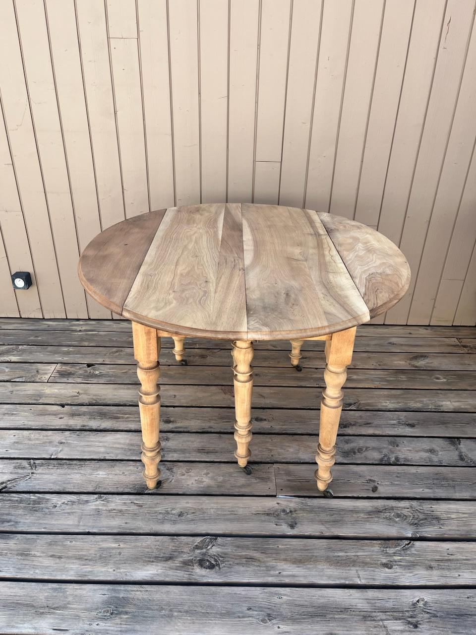 Early 20th century French Light Walnut Antique Console or Table, 1900s For Sale 7