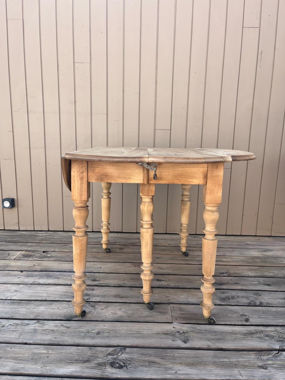 Early 20th century French Light Walnut Antique Console or Table, 1900s For Sale 9