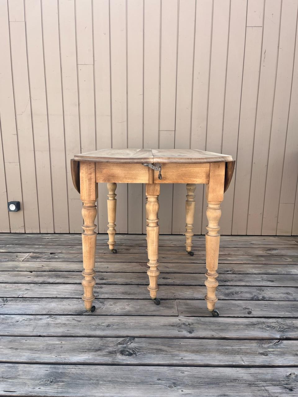 Early 20th century French Light Walnut Antique Console or Table, 1900s For Sale 10