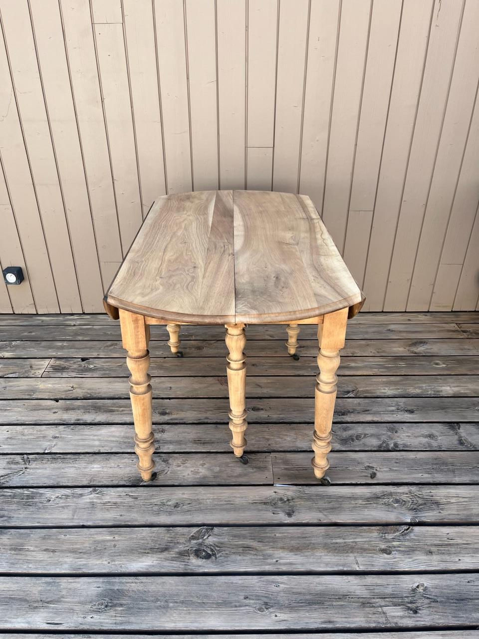 Early 20th century French Light Walnut Antique Console or Table, 1900s For Sale 11