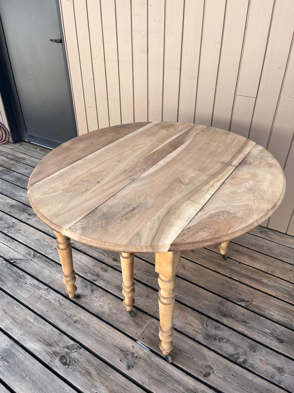 Early 20th century French Light Walnut Antique Console or Table, 1900s For Sale 13