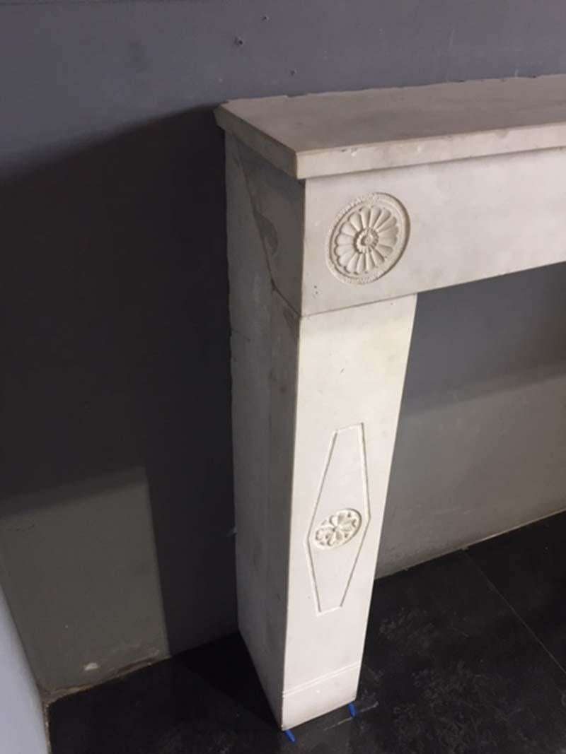 Early 20th Century French Limestone Mantel For Sale 1