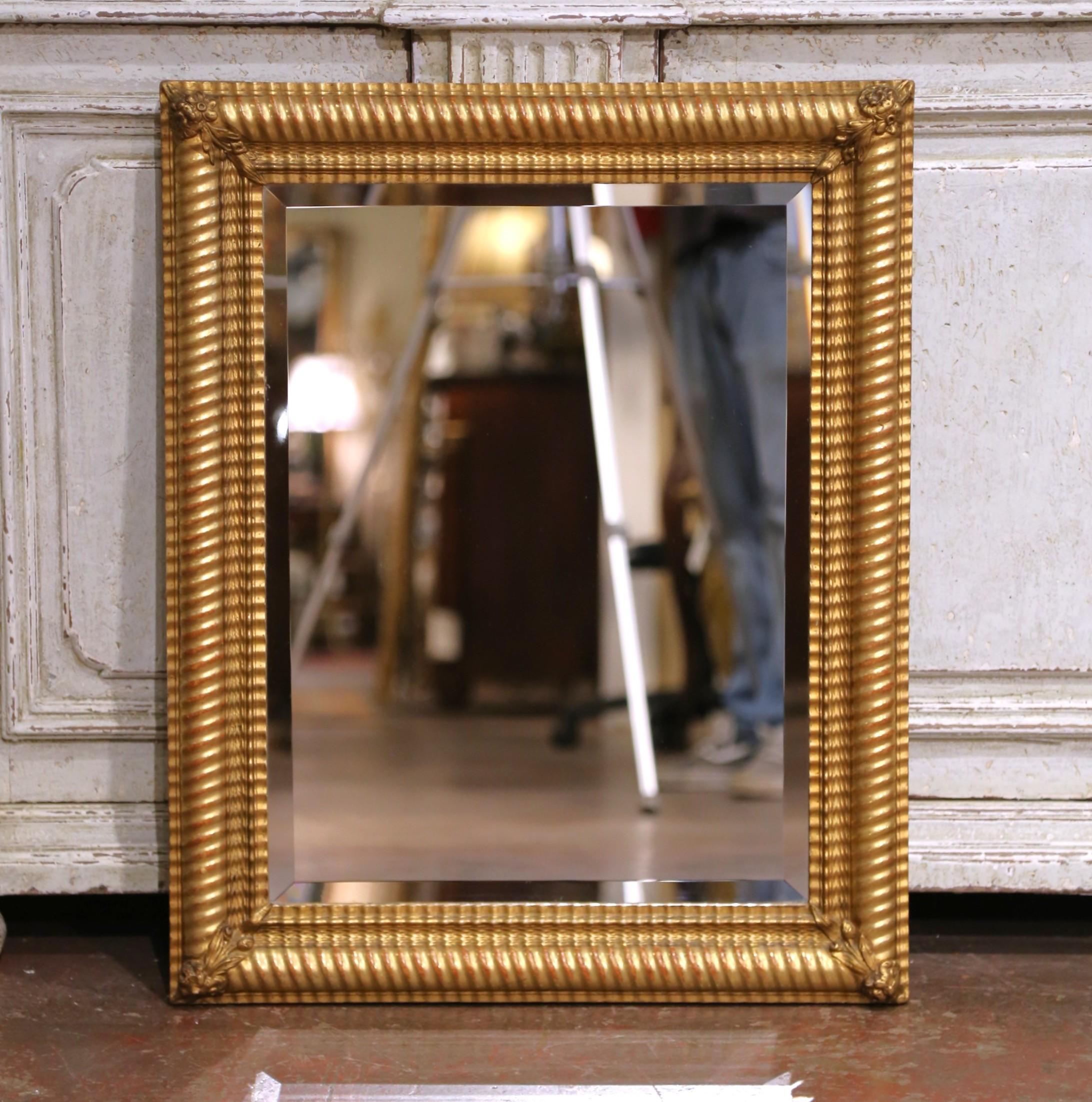 Französischer Louis Philippe Giltwood-Wandspiegel mit abgeschrägtem Glas aus dem frühen 20. (20. Jahrhundert) im Angebot