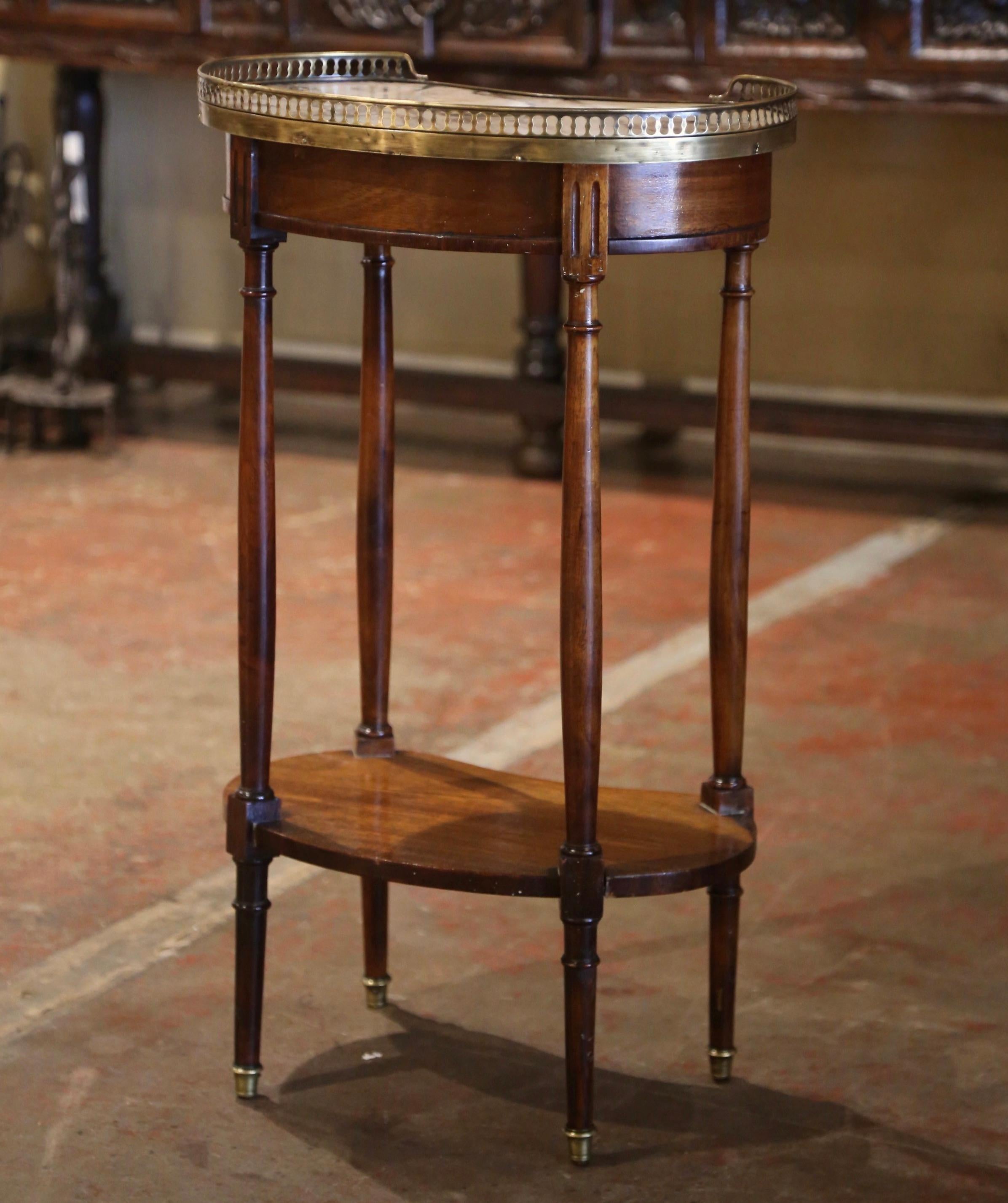 Table d'appoint en acajou à plateau de marbre Louis Philippe du début du XXe siècle en vente 2