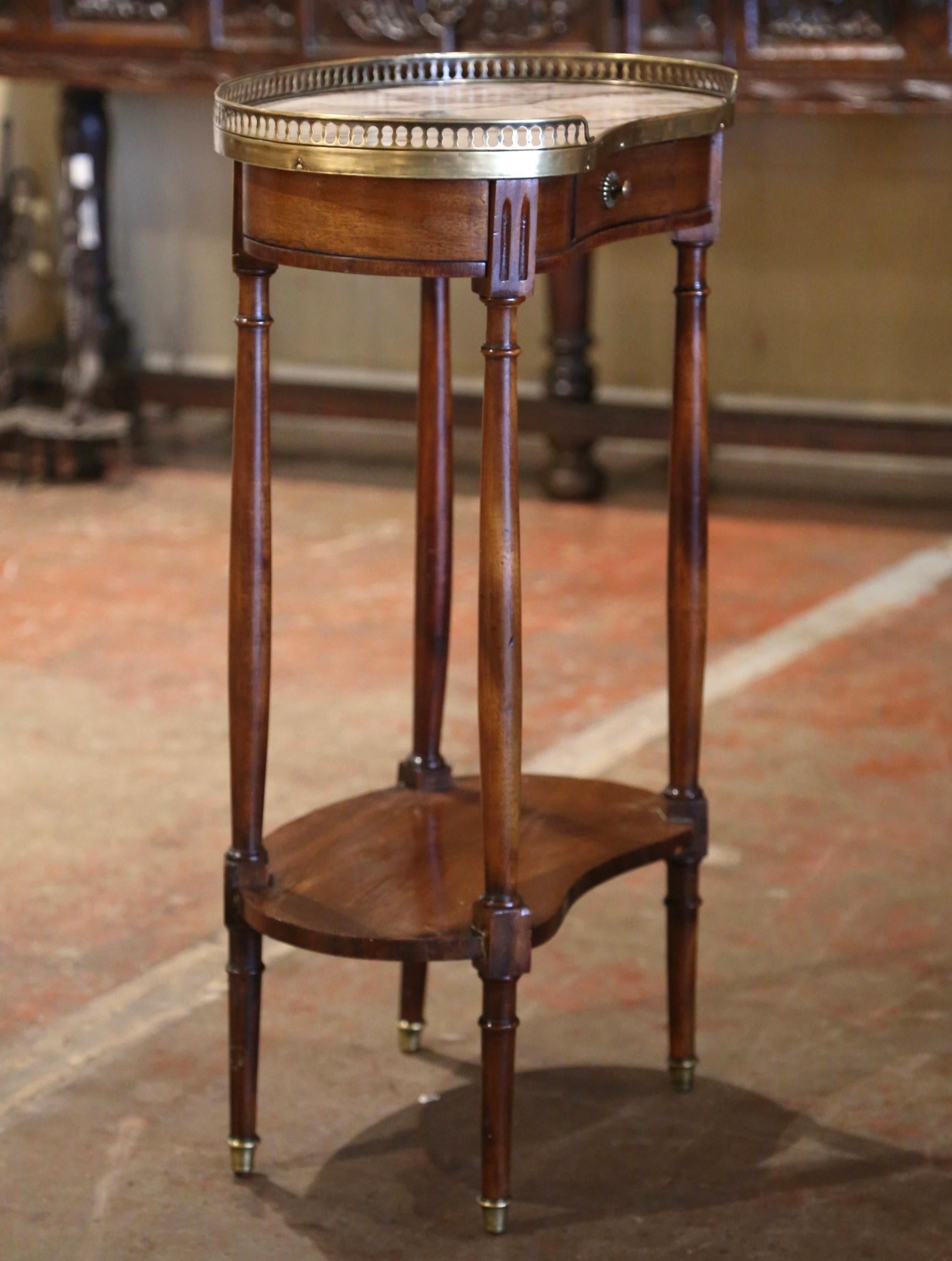 Table d'appoint en acajou à plateau de marbre Louis Philippe du début du XXe siècle en vente 1