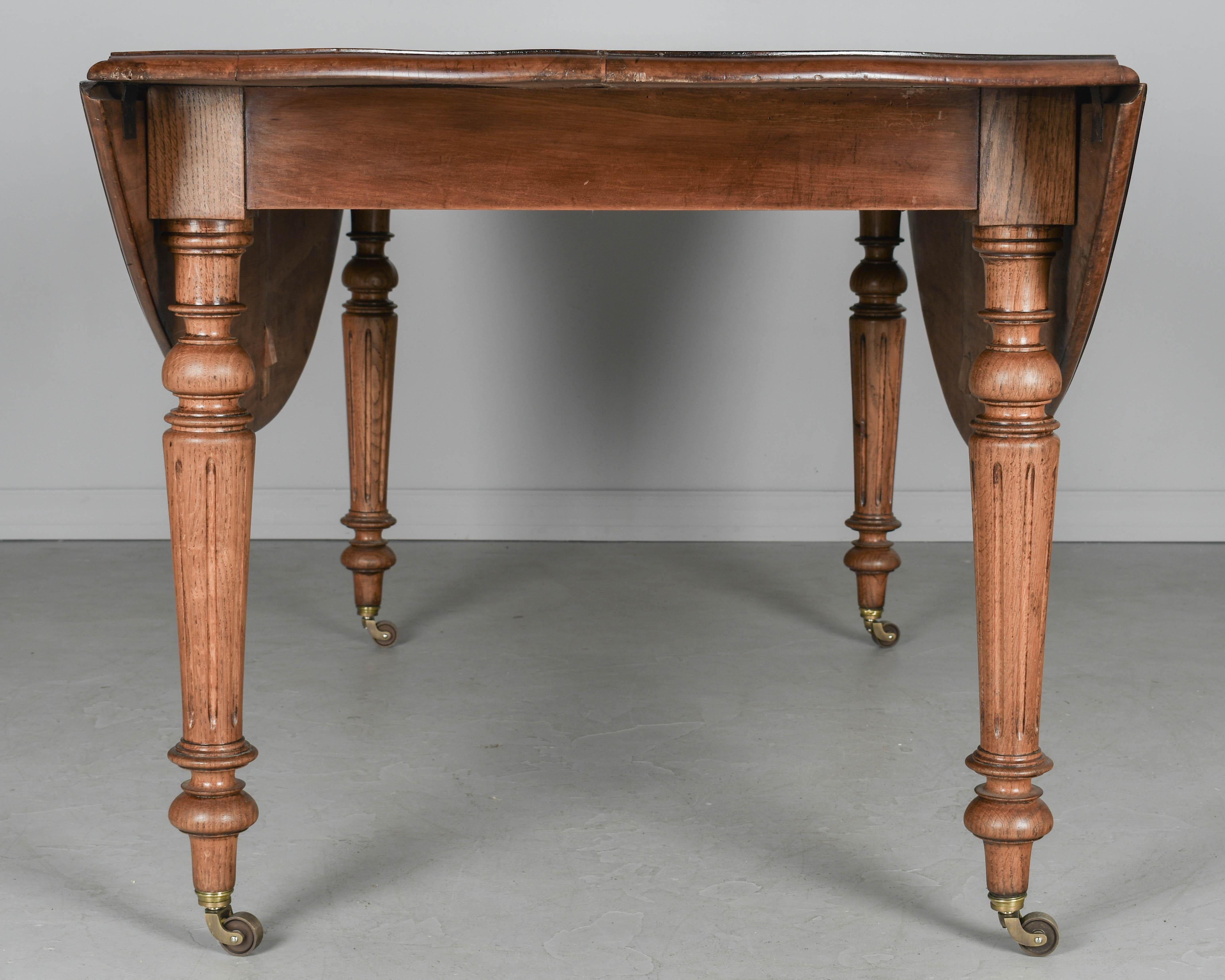 Mesa de comedor ovalada de estilo Louis Philippe francés de principios del siglo XX en Bueno estado para la venta en Winter Park, FL