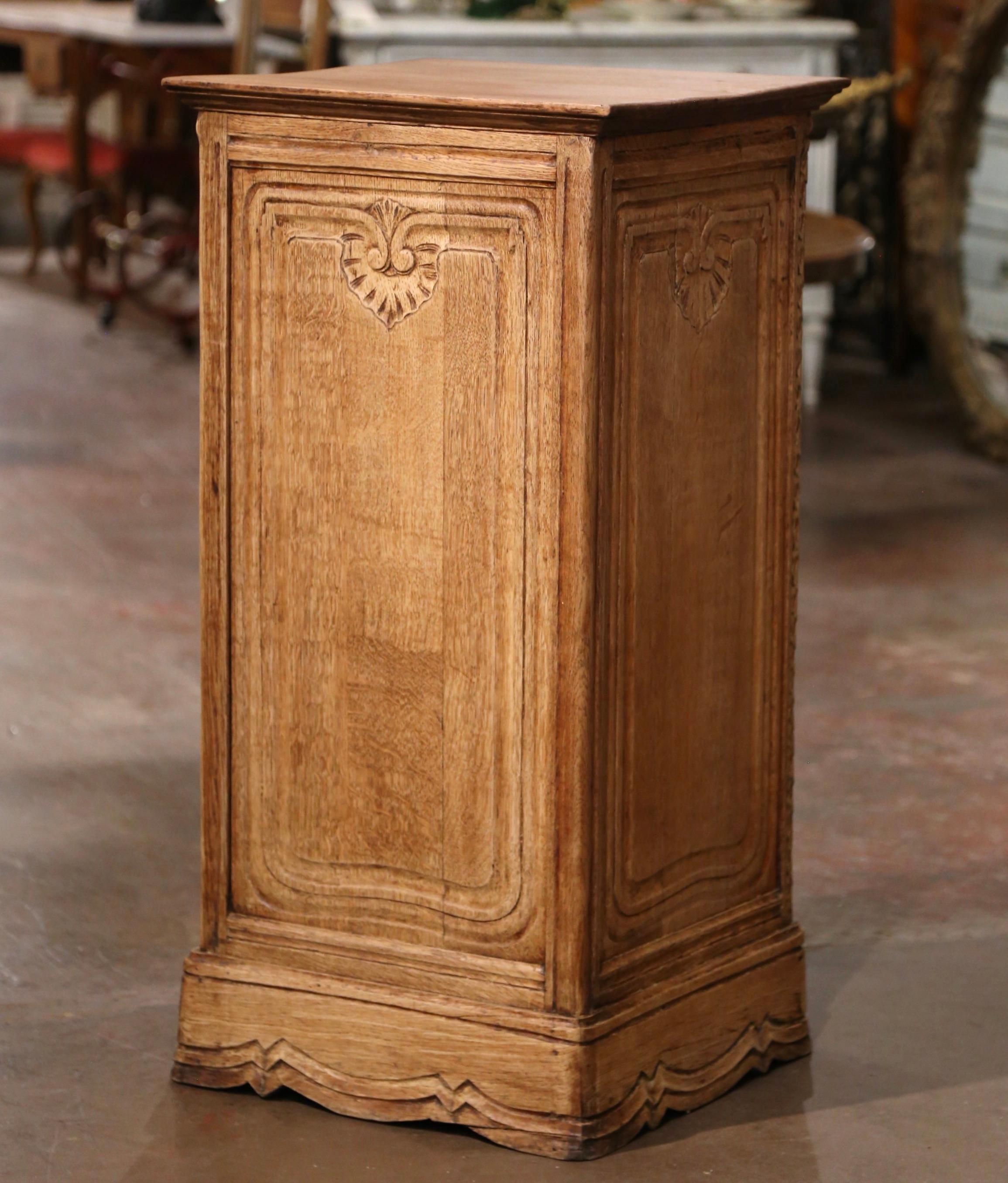 Early 20th Century French Louis XIV Carved Bleached Oak Cabinet from Normandy For Sale 7