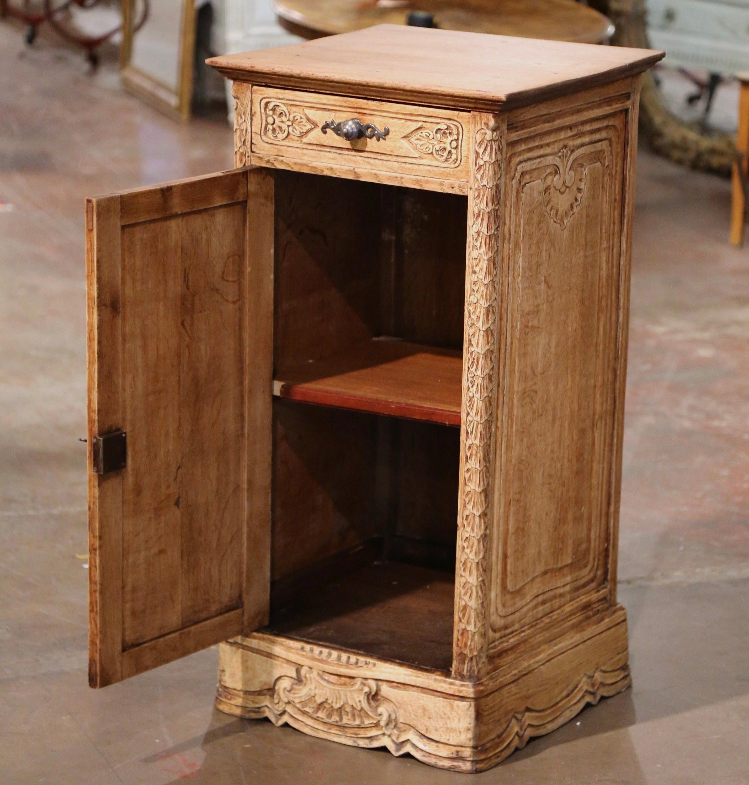 Early 20th Century French Louis XIV Carved Bleached Oak Cabinet from Normandy For Sale 2