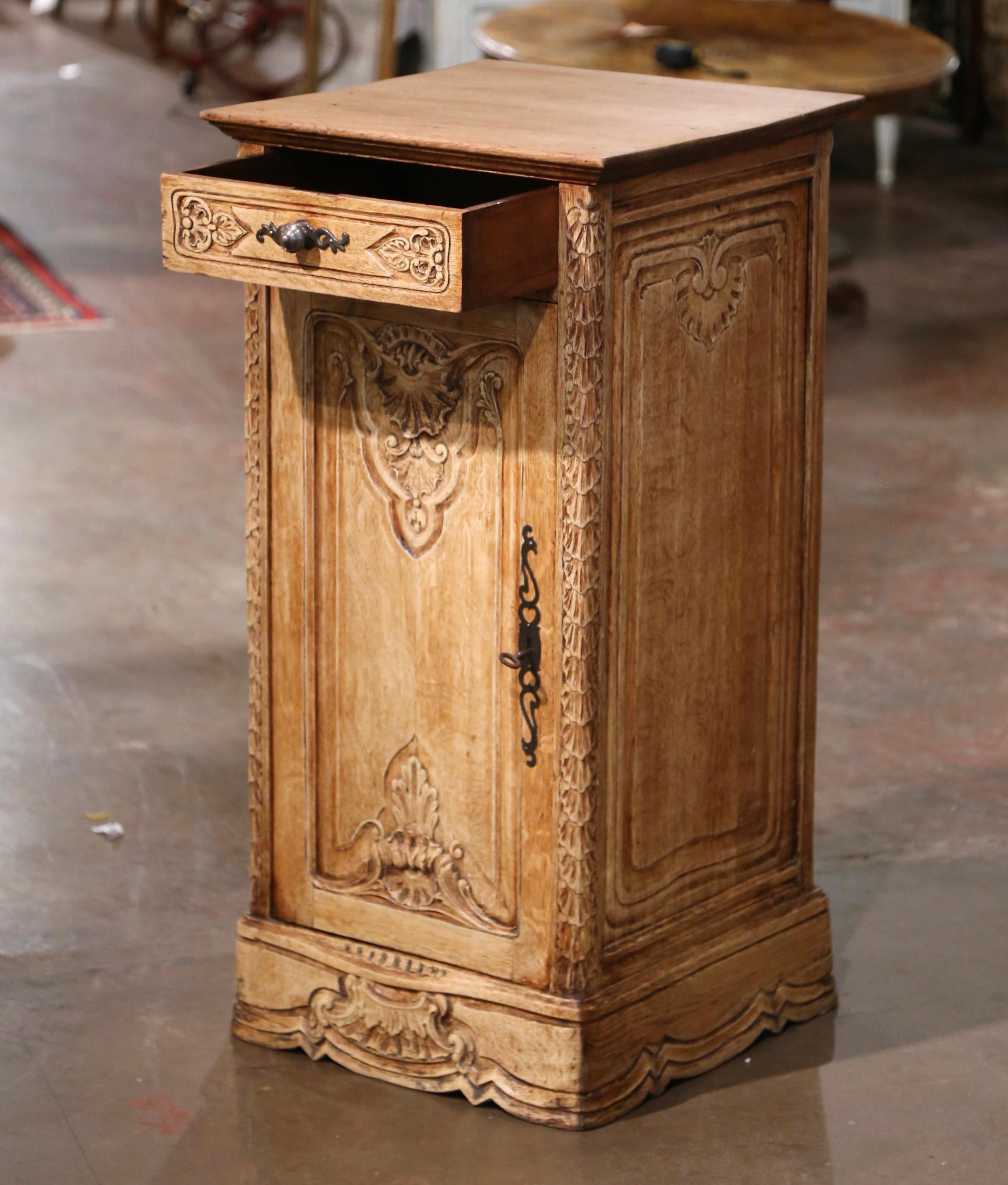 Early 20th Century French Louis XIV Carved Bleached Oak Cabinet from Normandy For Sale 3