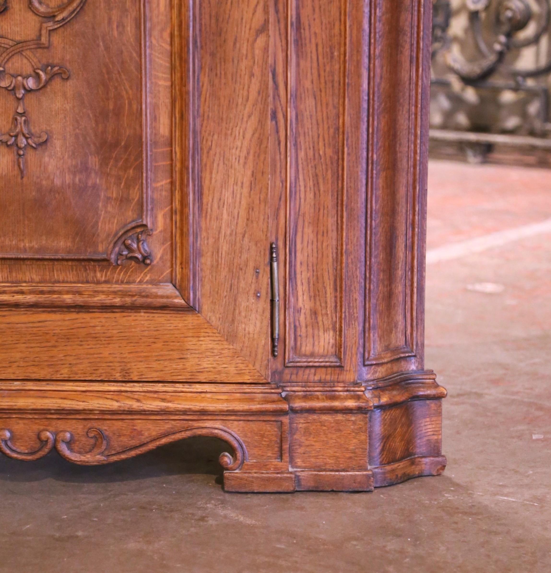 Französischer Louis XIV. geschnitzter Eichenholzschrank „Encoignure“ oder Eckschrank, frühes 20. Jahrhundert im Angebot 6