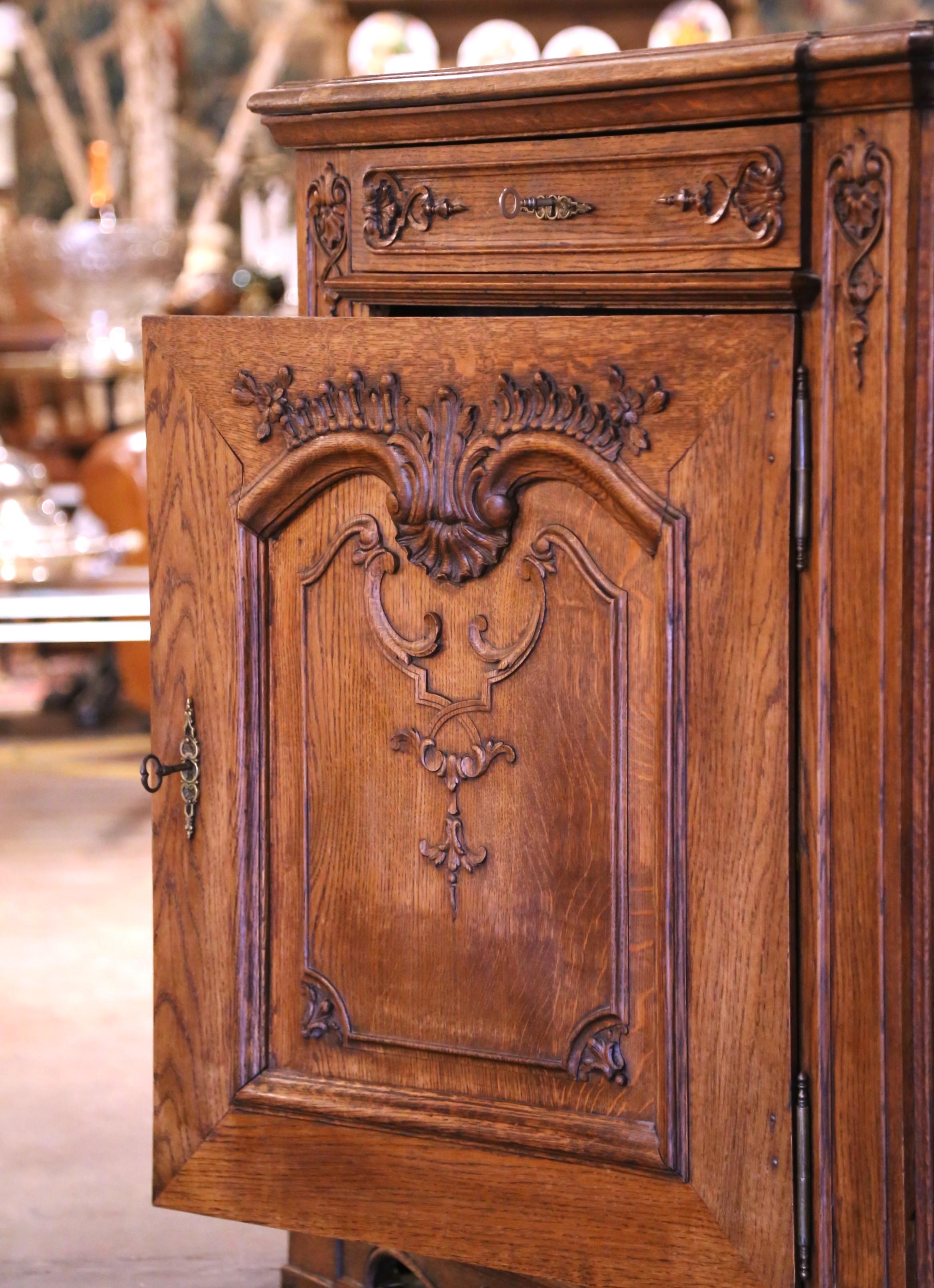 Französischer Louis XIV. geschnitzter Eichenholzschrank „Encoignure“ oder Eckschrank, frühes 20. Jahrhundert im Angebot 7