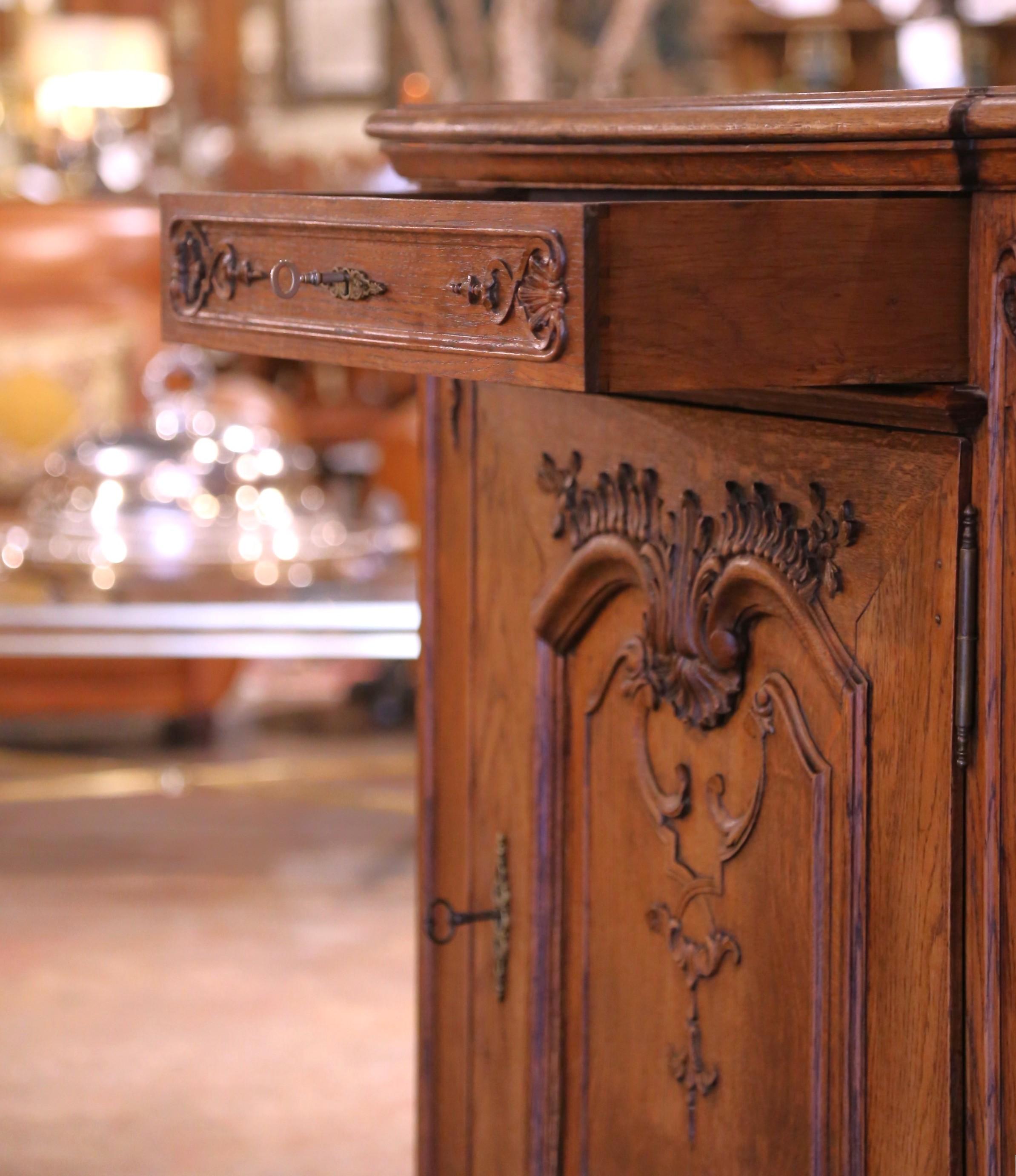 Französischer Louis XIV. geschnitzter Eichenholzschrank „Encoignure“ oder Eckschrank, frühes 20. Jahrhundert im Angebot 4