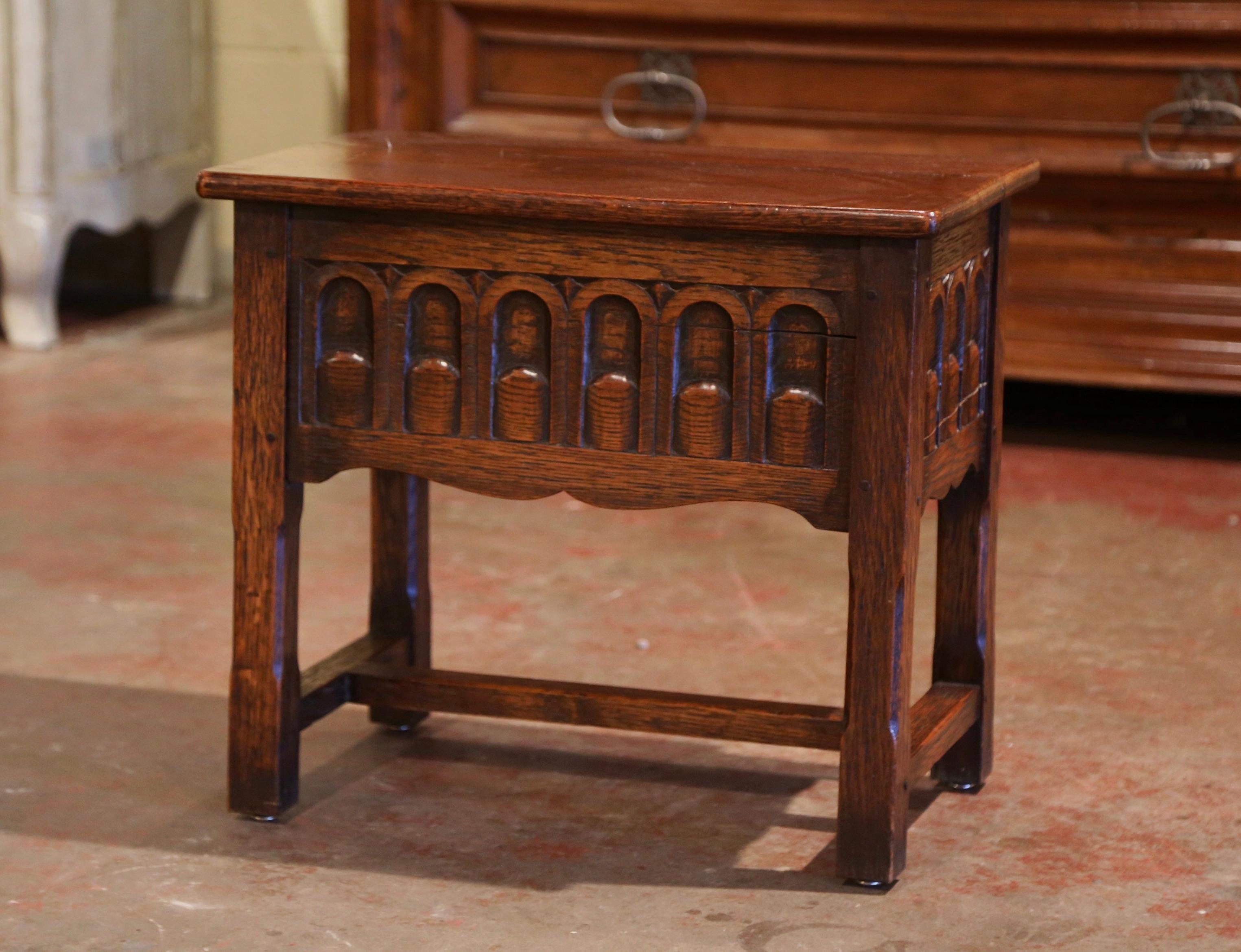 Early 20th Century French Louis XIV Carved Oak Side Table, Coffer Storage Bench In Excellent Condition In Dallas, TX