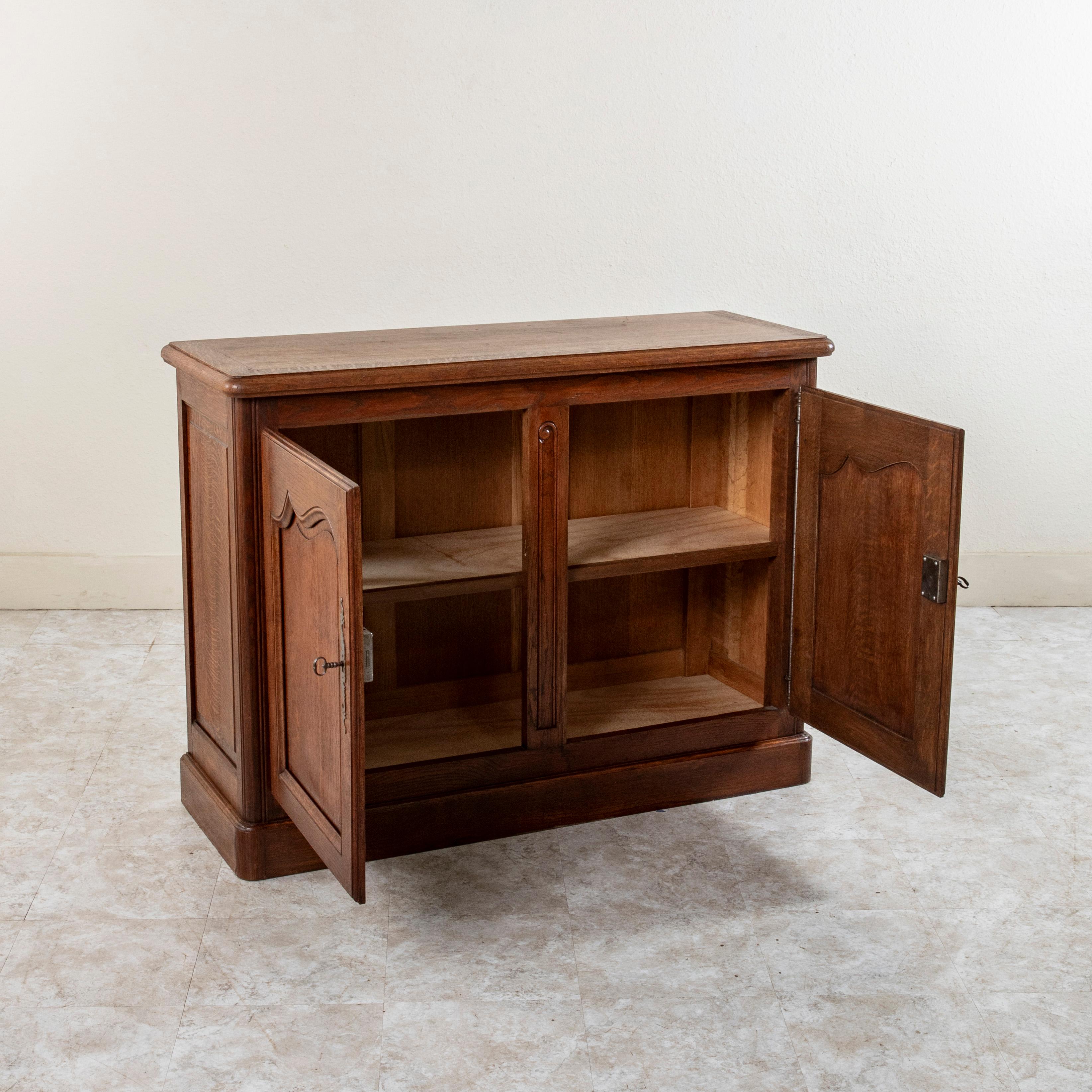 Early 20th Century French Louis XIV Style Oak Buffet, Sideboard, 16-inch Depth For Sale 2