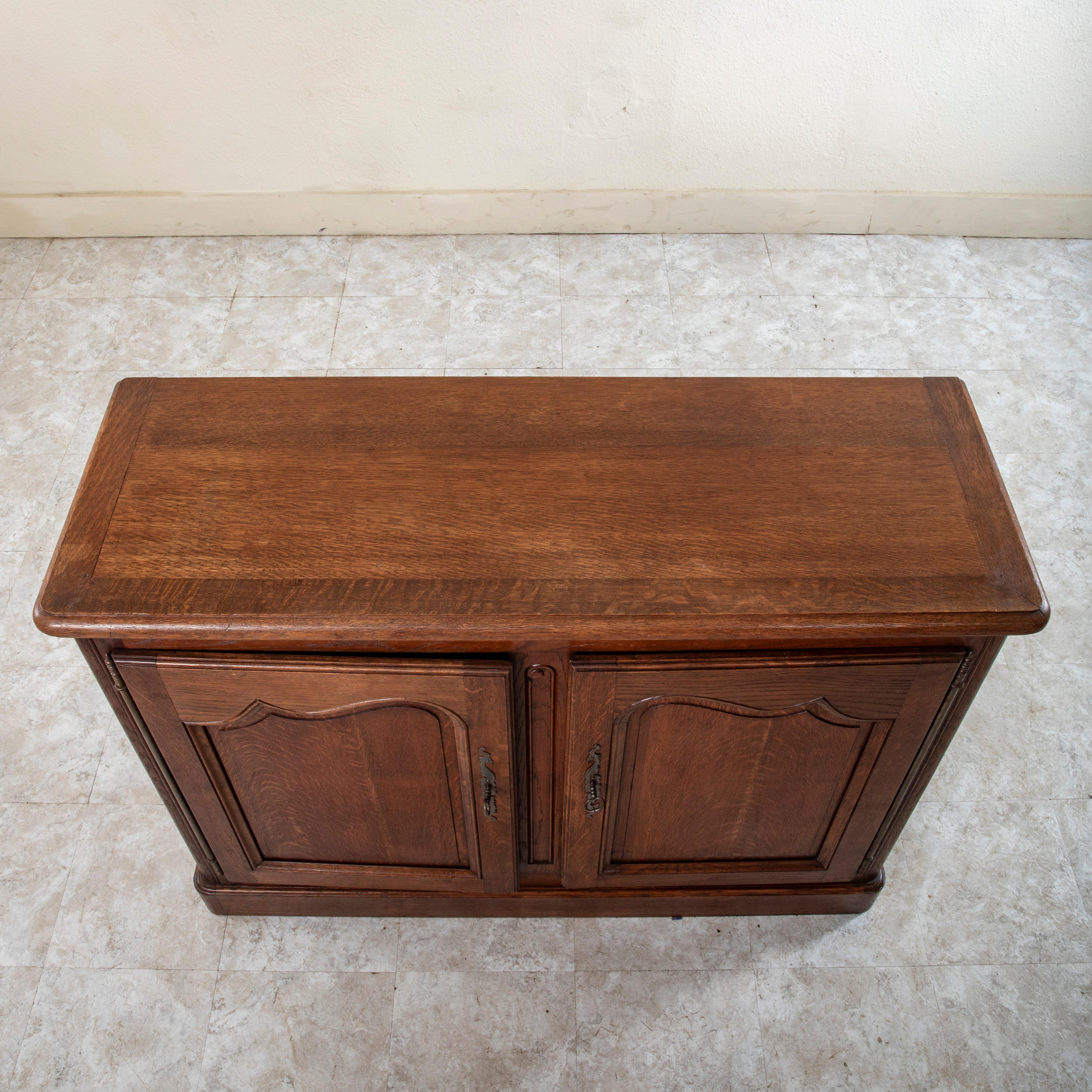 Early 20th Century French Louis XIV Style Oak Buffet, Sideboard, 16-inch Depth For Sale 3