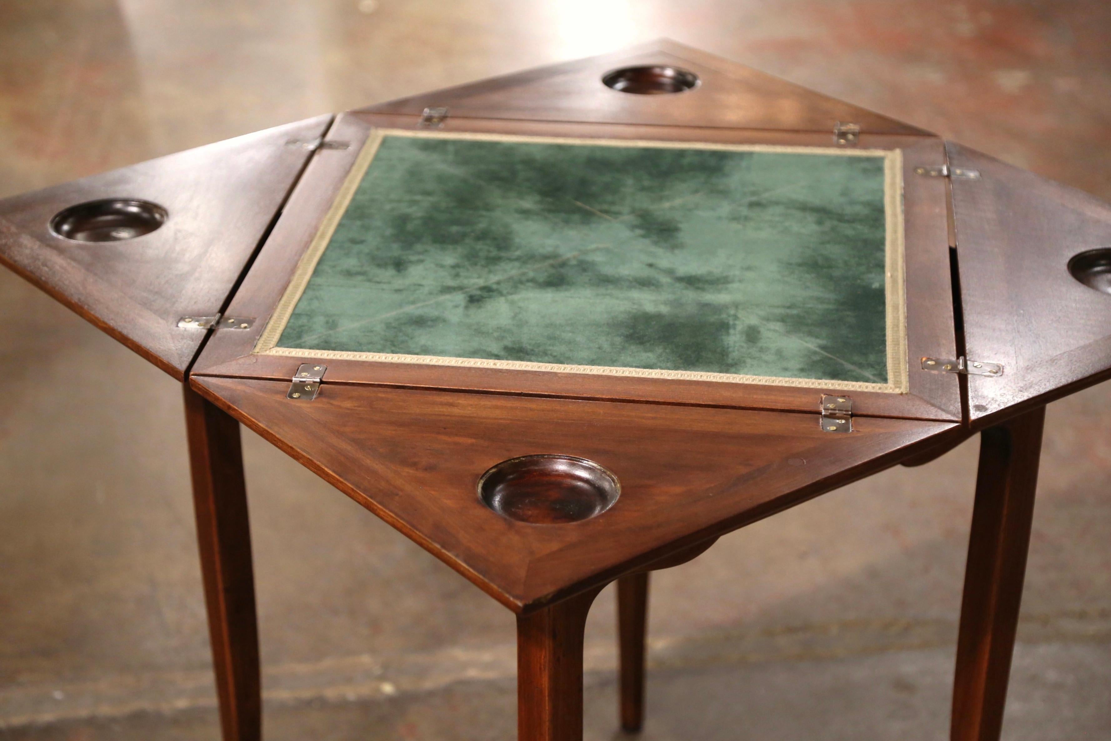 Début du 20e siècle, table de jeu pliante en acajou sculpté de style Louis XV Excellent état - En vente à Dallas, TX