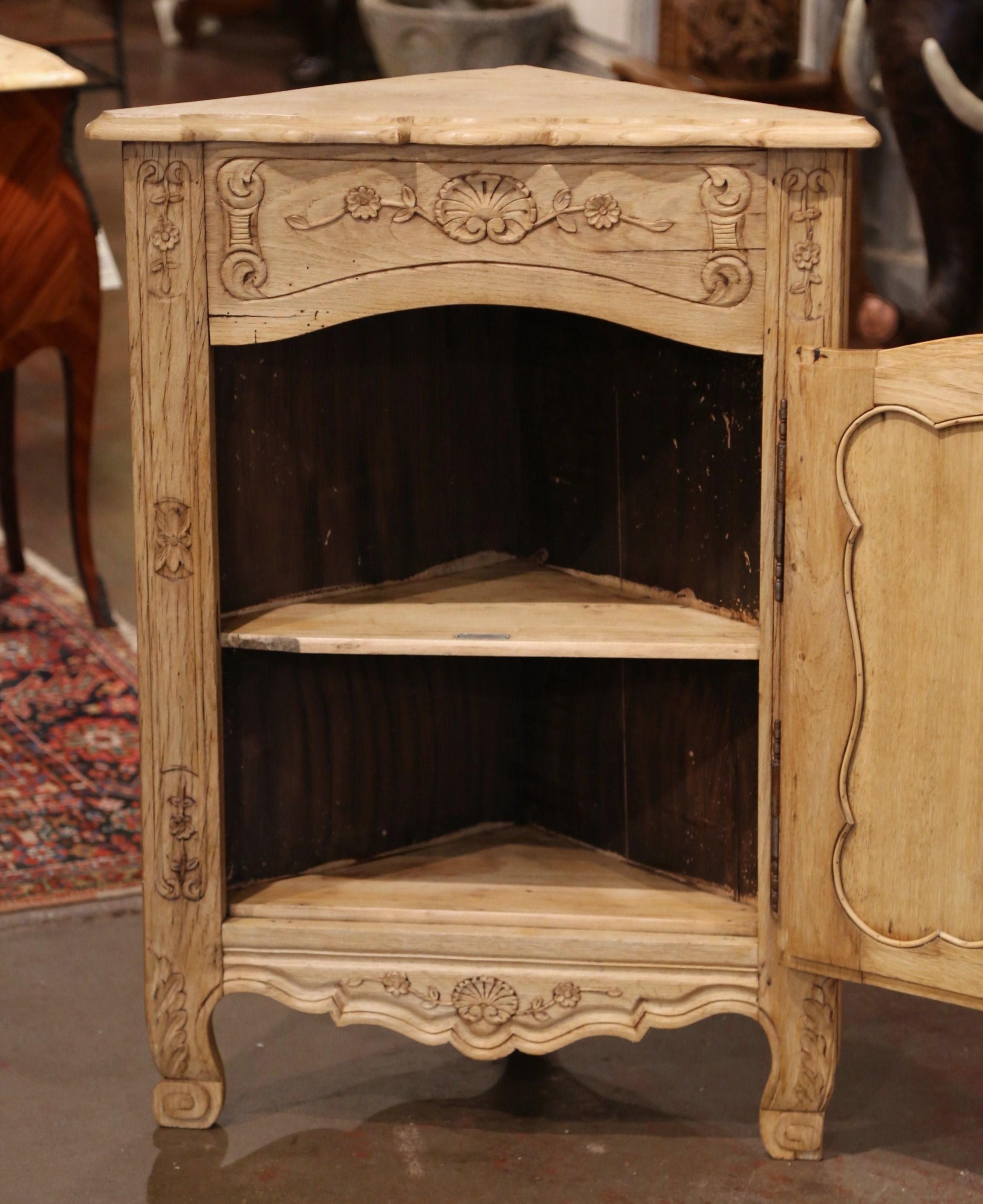 Early 20th Century French Louis XV Carved Oak Corner Cabinet from Normandy 2