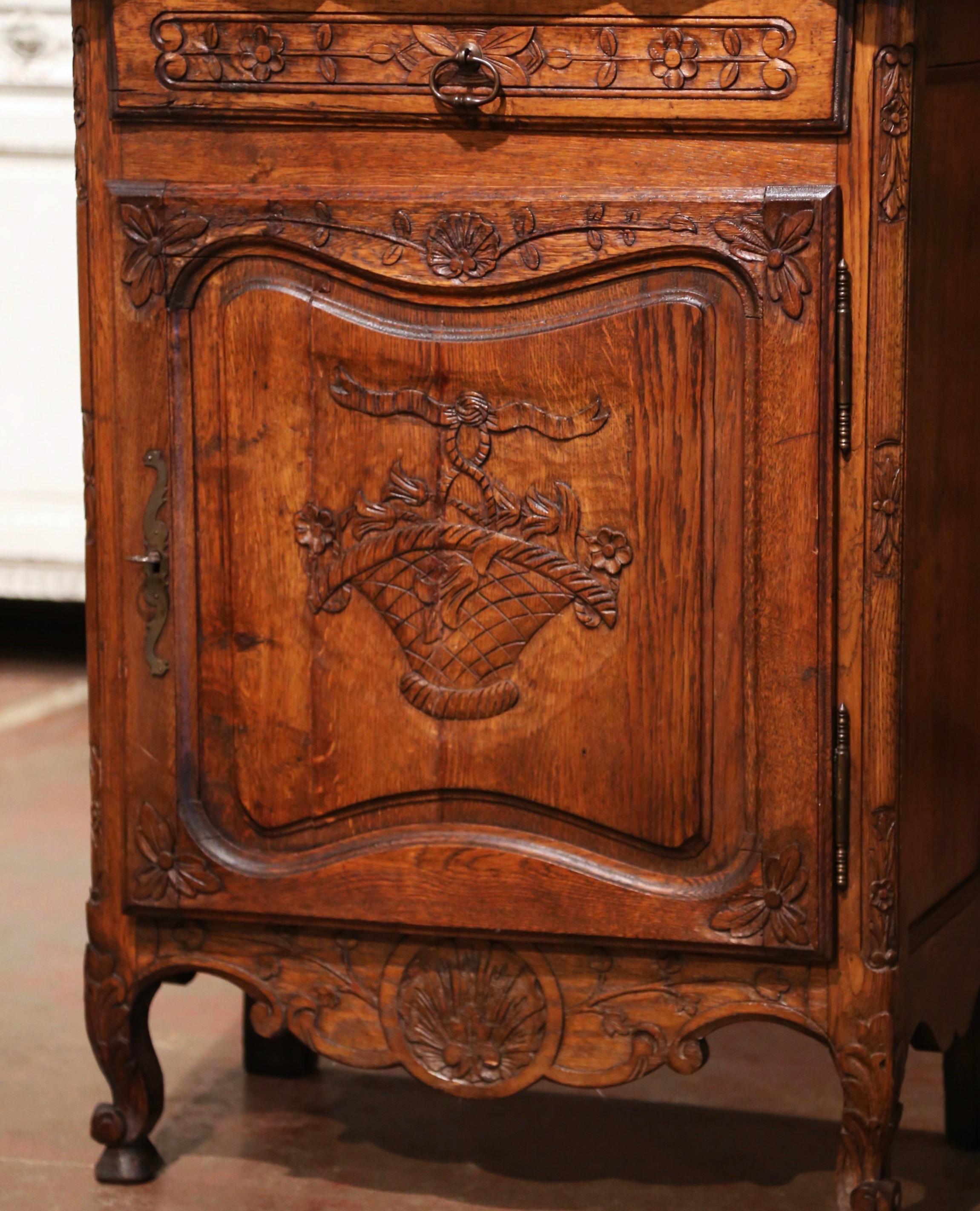 Early 20th Century French Louis XV Carved Oak Jelly Cabinet from Normandy In Excellent Condition In Dallas, TX