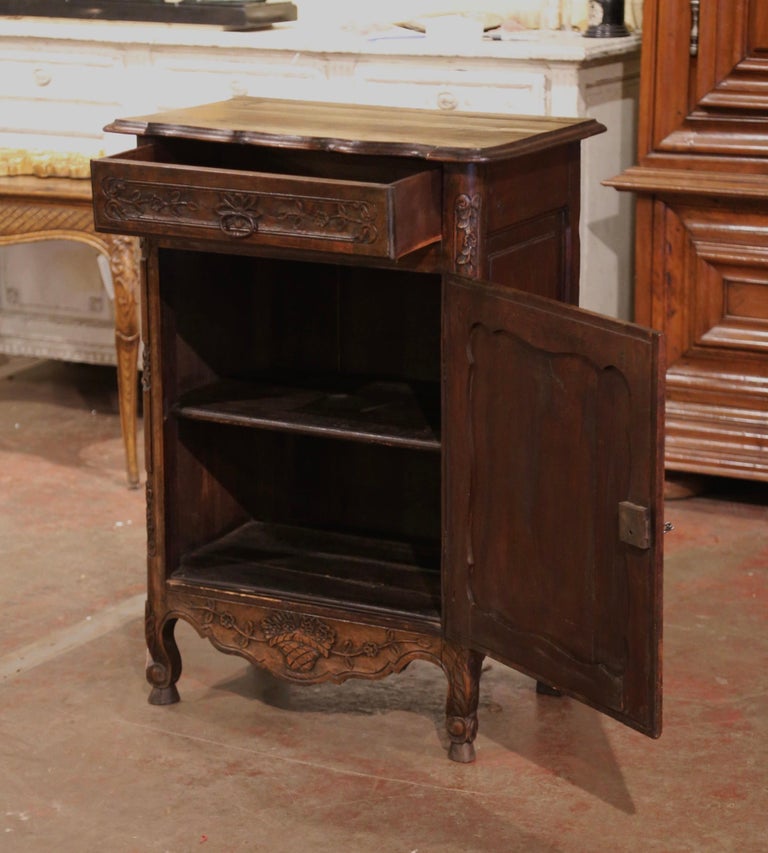 Early 20th Century French Louis XV Carved Oak Jelly Cabinet from Normandy 1