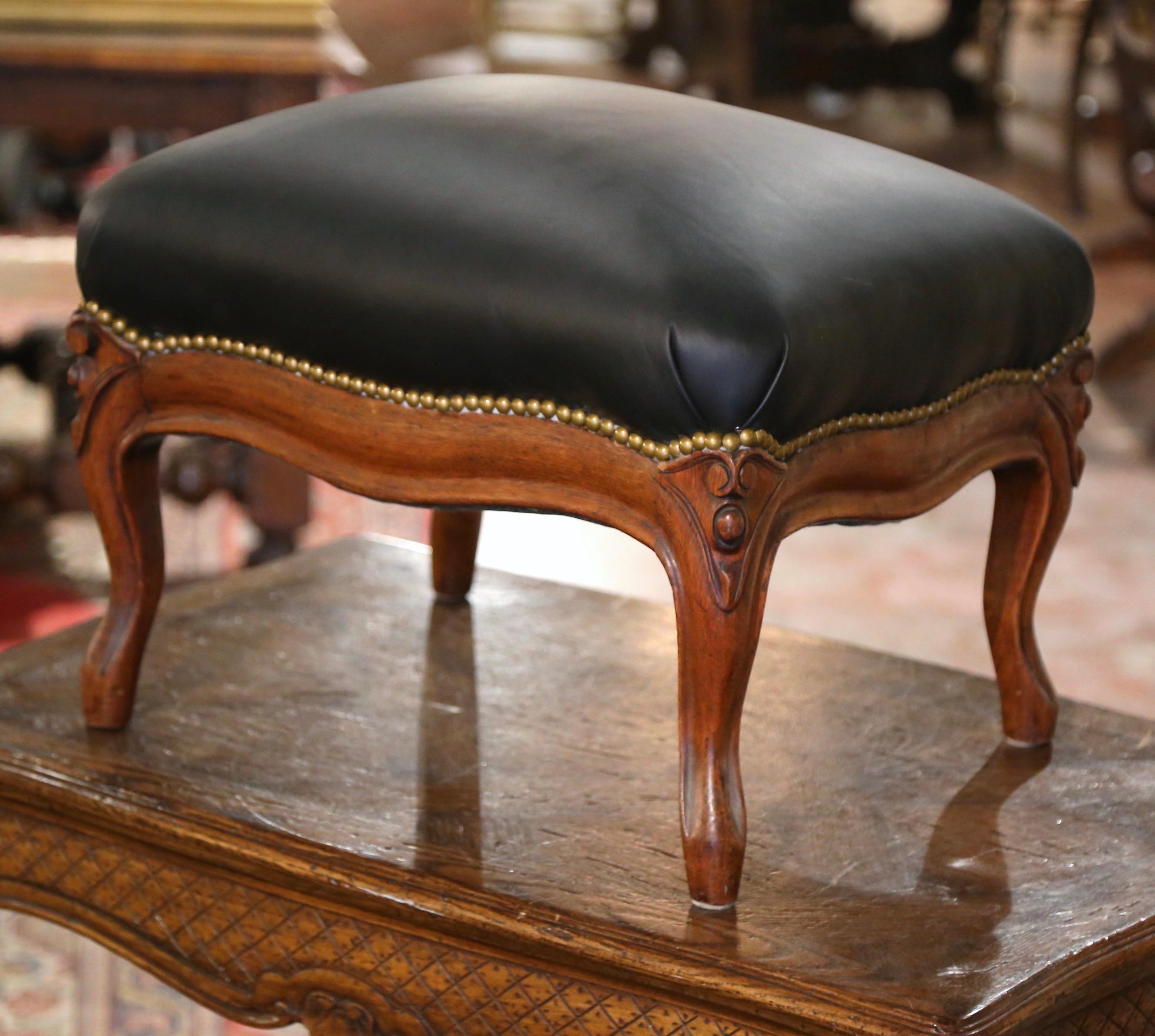 Walnut Early 20th Century French Louis XV Carved Oak Stool with Black Leather For Sale