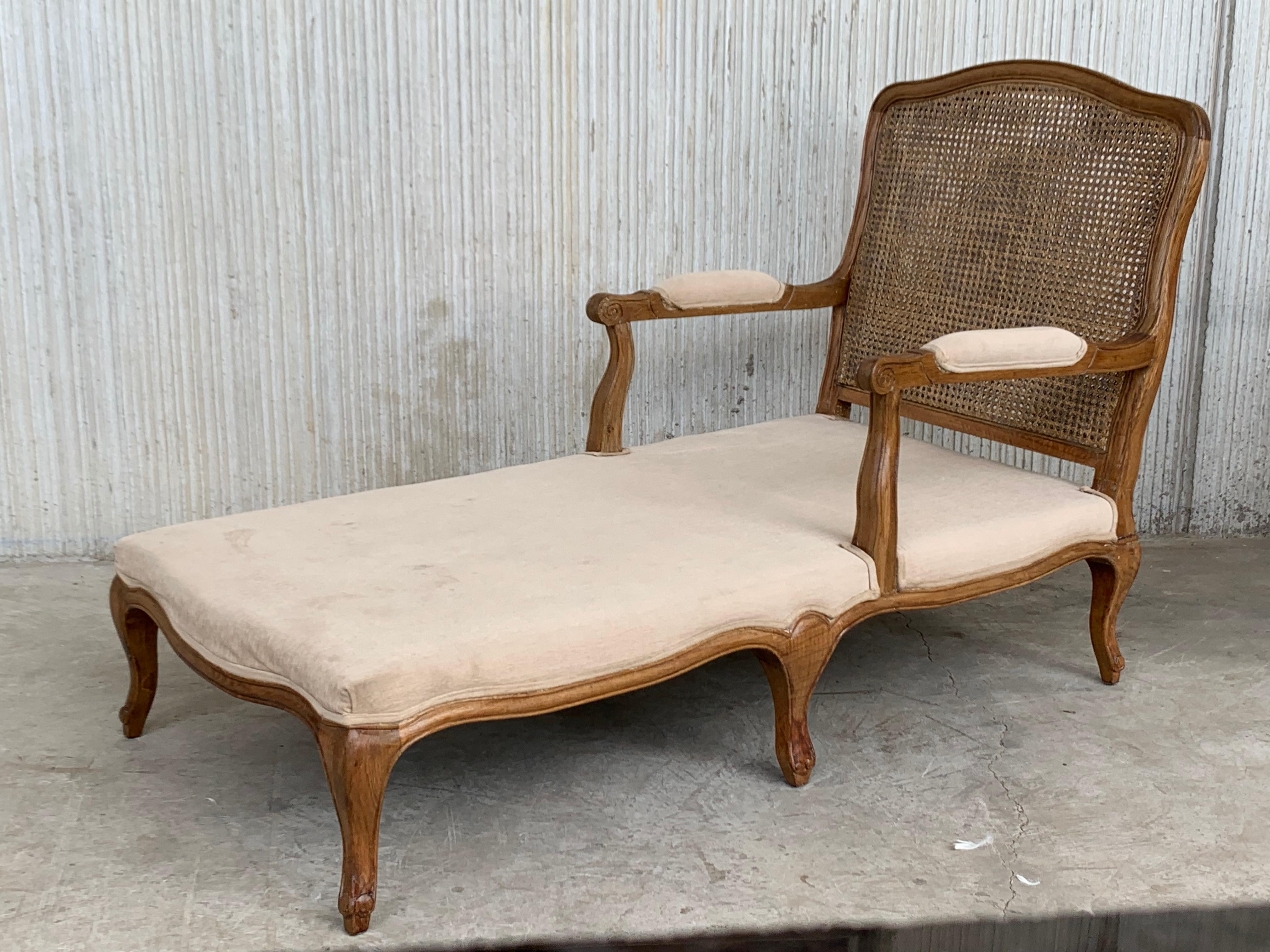Early 20th Century French Louis XV Carved Walnut Chase Longue with Cane Back 8