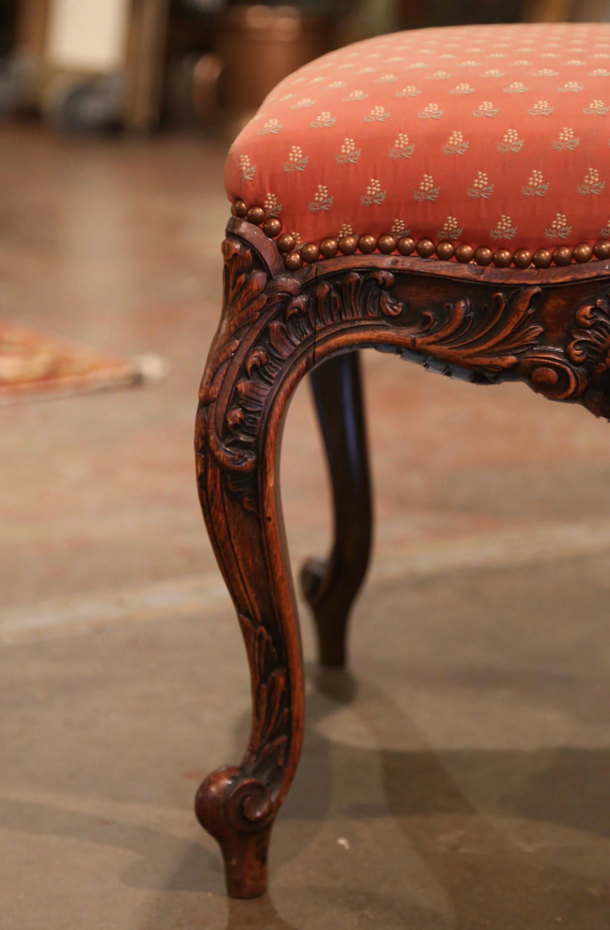Early 20th Century French Louis XV Carved Walnut Stool from Lyon For Sale 1