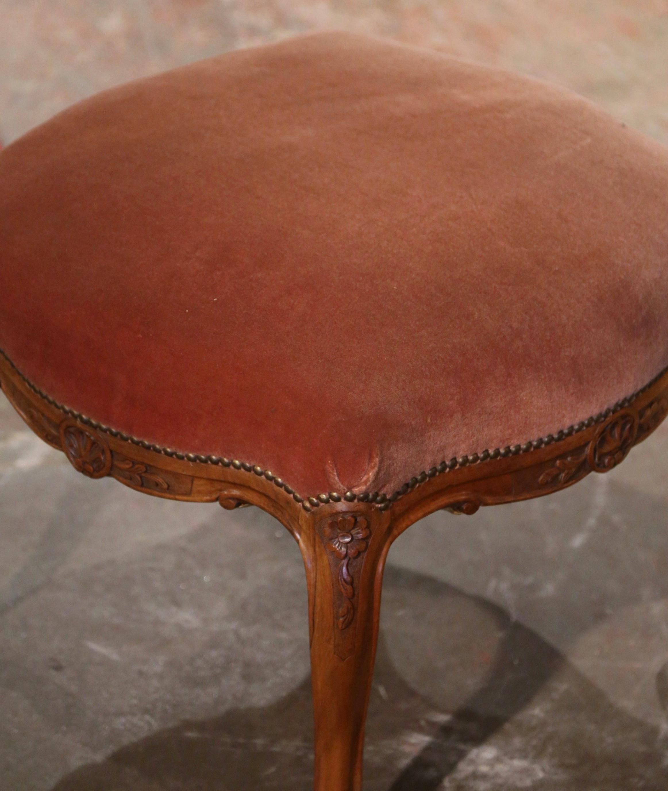 Early 20th Century French Louis XV Carved Walnut & Velvet Stool from Provence In Excellent Condition For Sale In Dallas, TX
