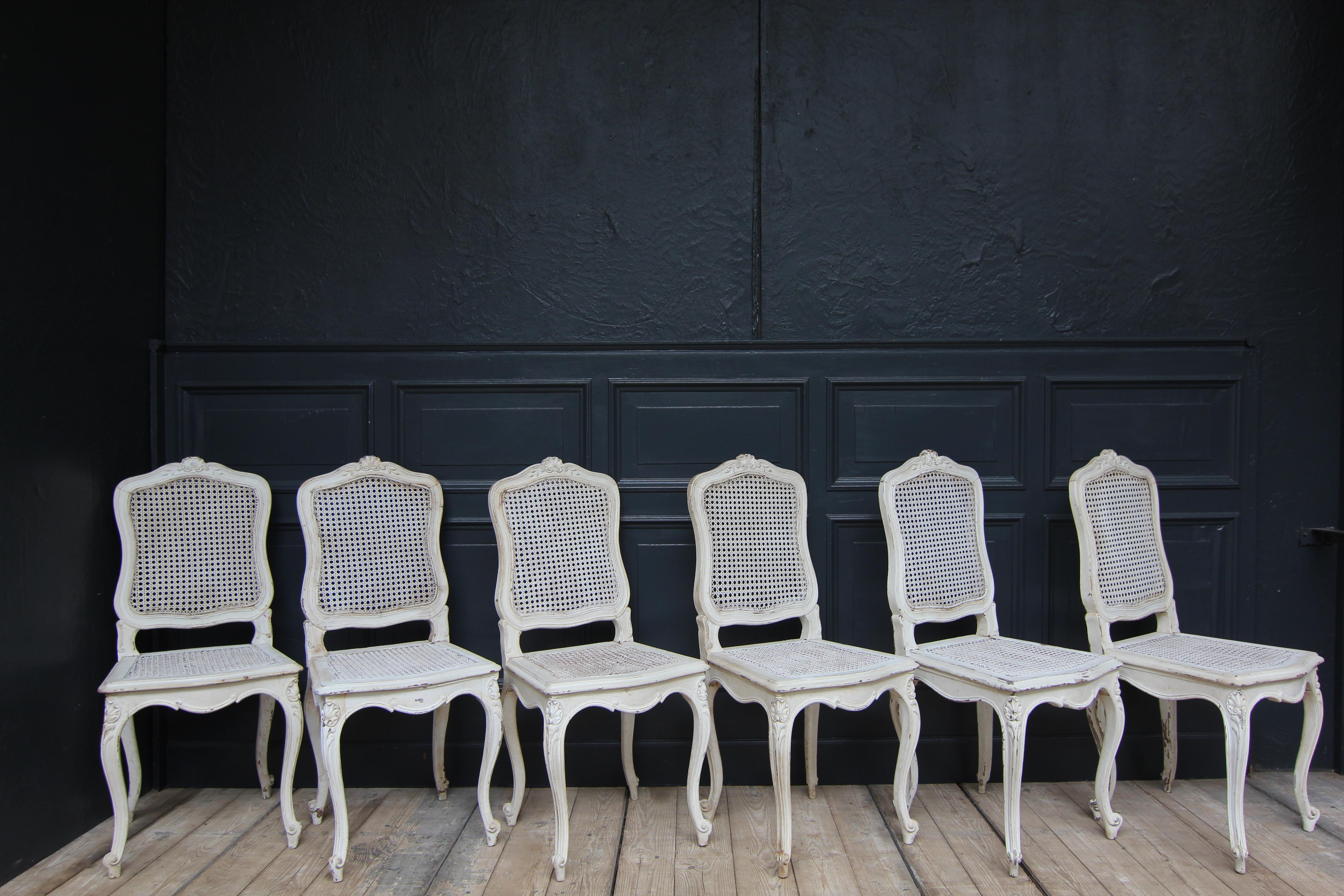 Early 20th Century French Louis XV Chairs in original Paint, Set of 6 In Fair Condition In Dusseldorf, DE