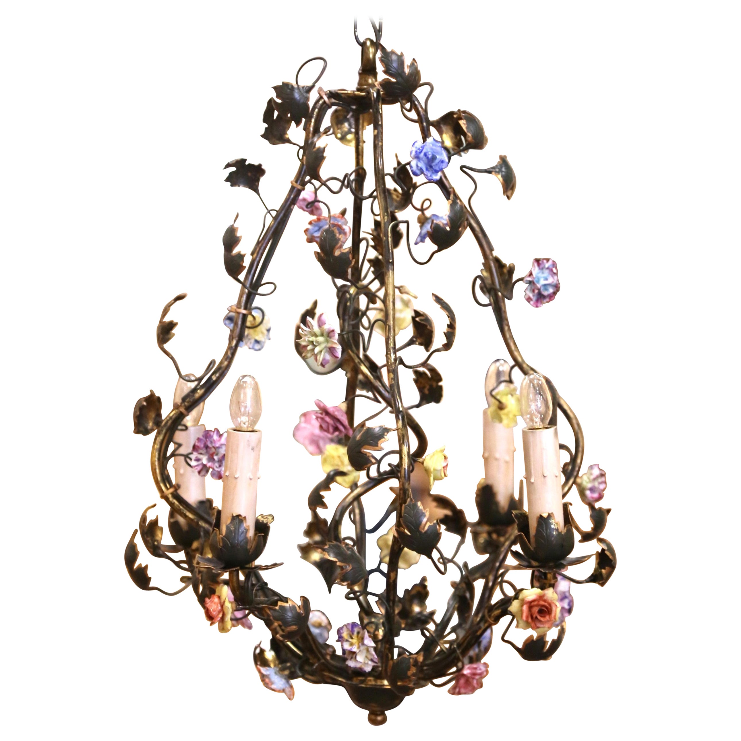Early 20th Century French Louis XV Four-Light Porcelain Flower Chandelier For Sale