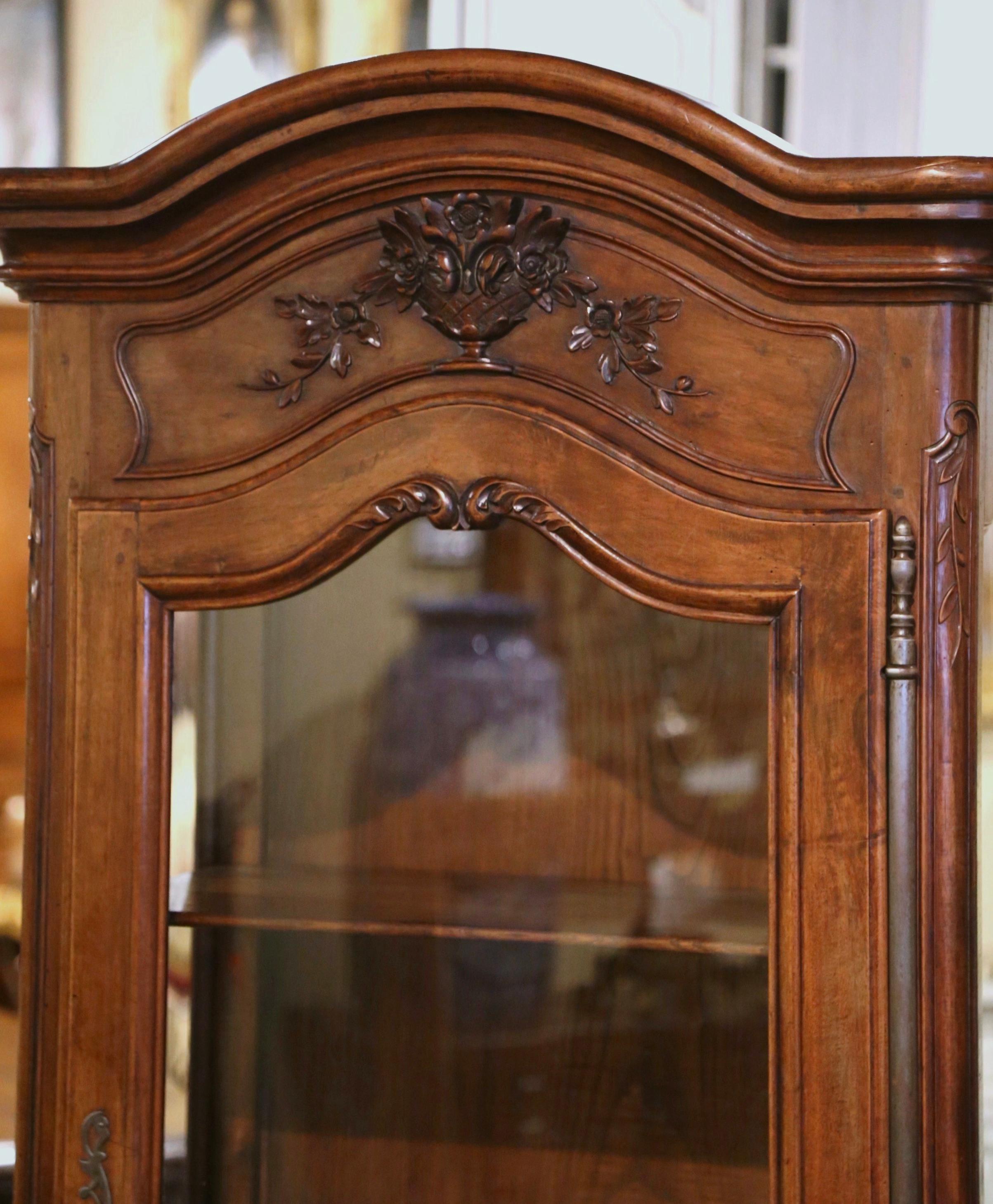 Hand-Carved Early 20th Century French Louis XV Hand Carved Walnut Vitrine Display Cabinet