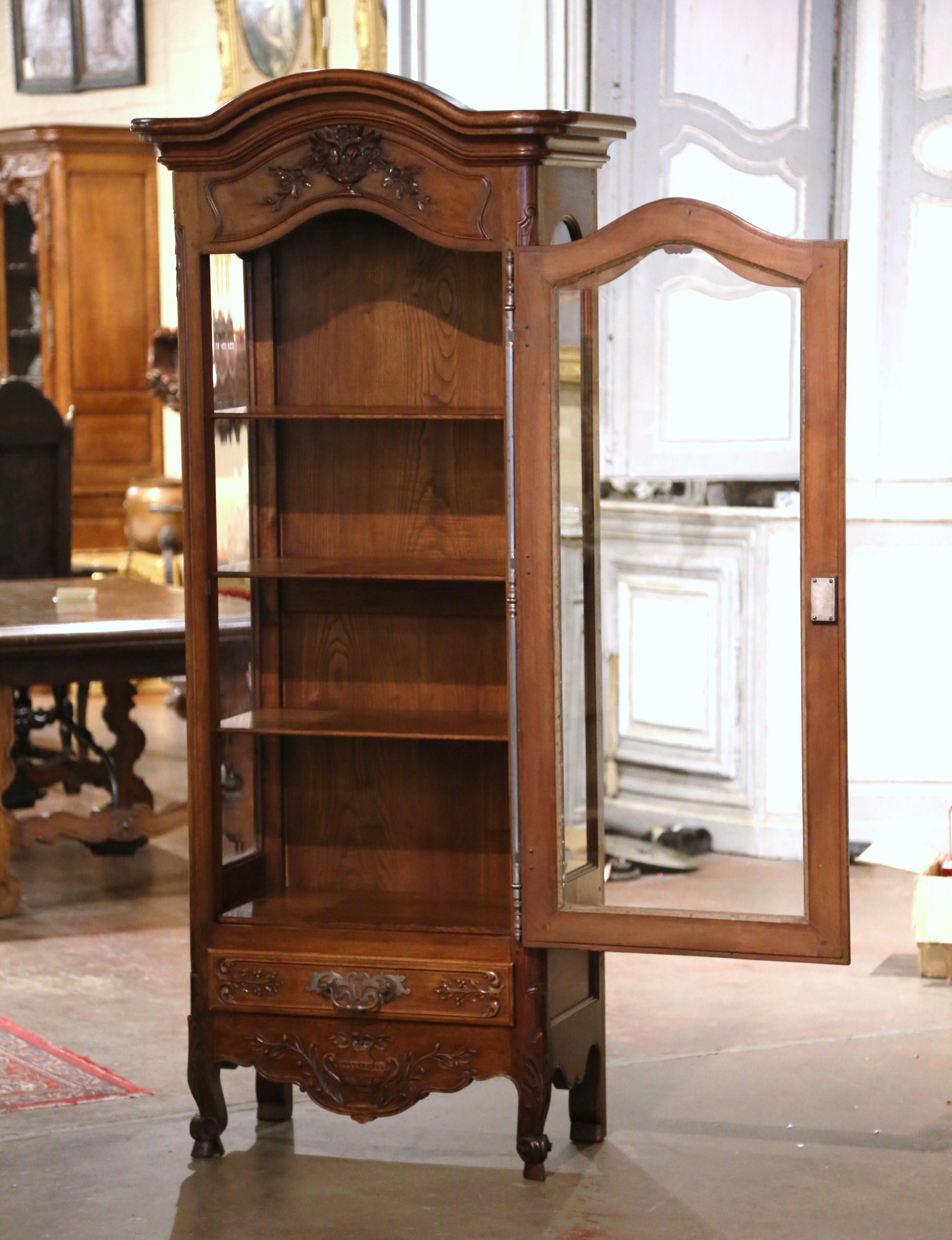 Early 20th Century French Louis XV Hand Carved Walnut Vitrine Display Cabinet 2