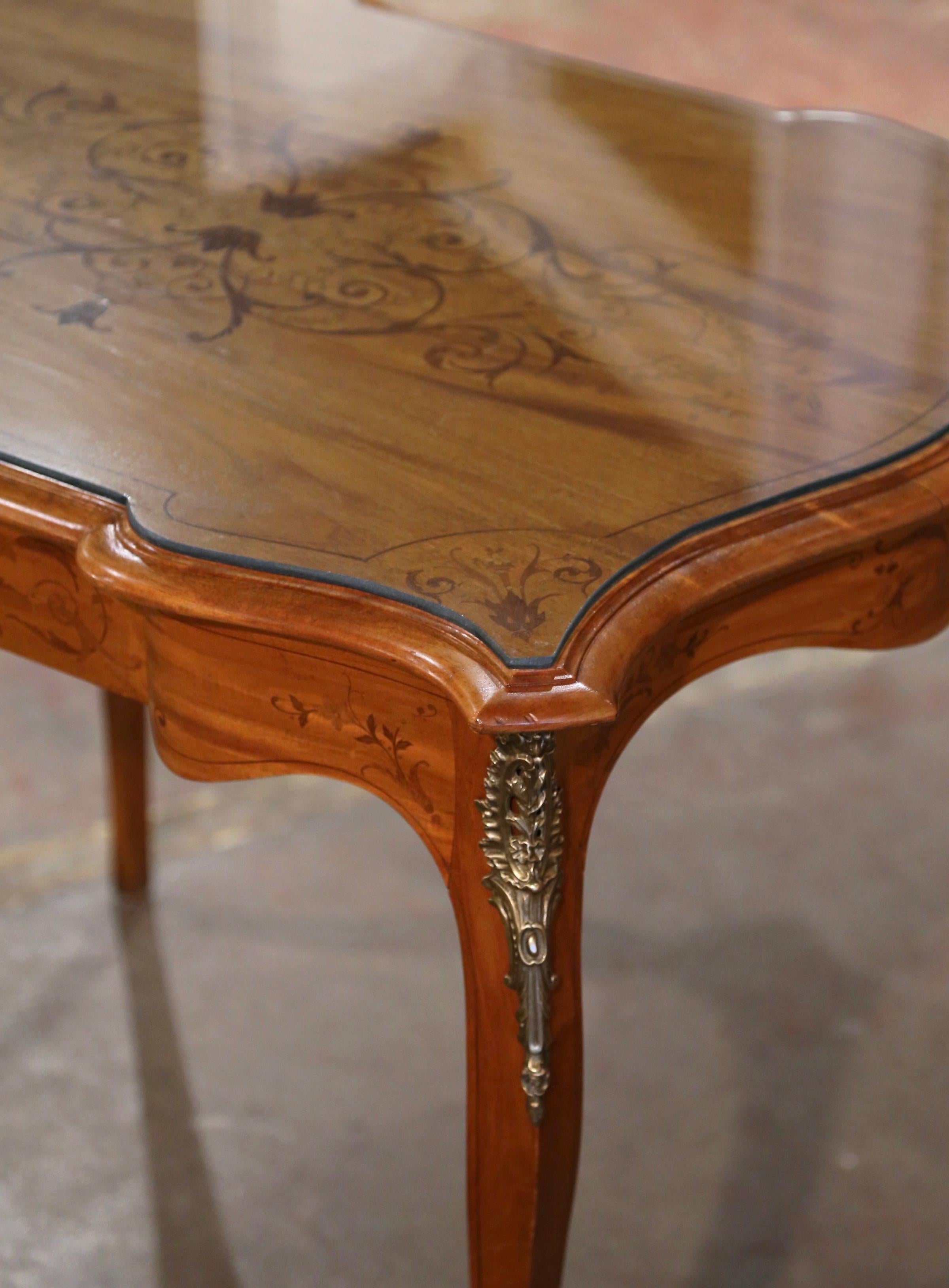 Early 20th Century French Louis XV Inlaid Walnut Table with Protective Glass  For Sale 8