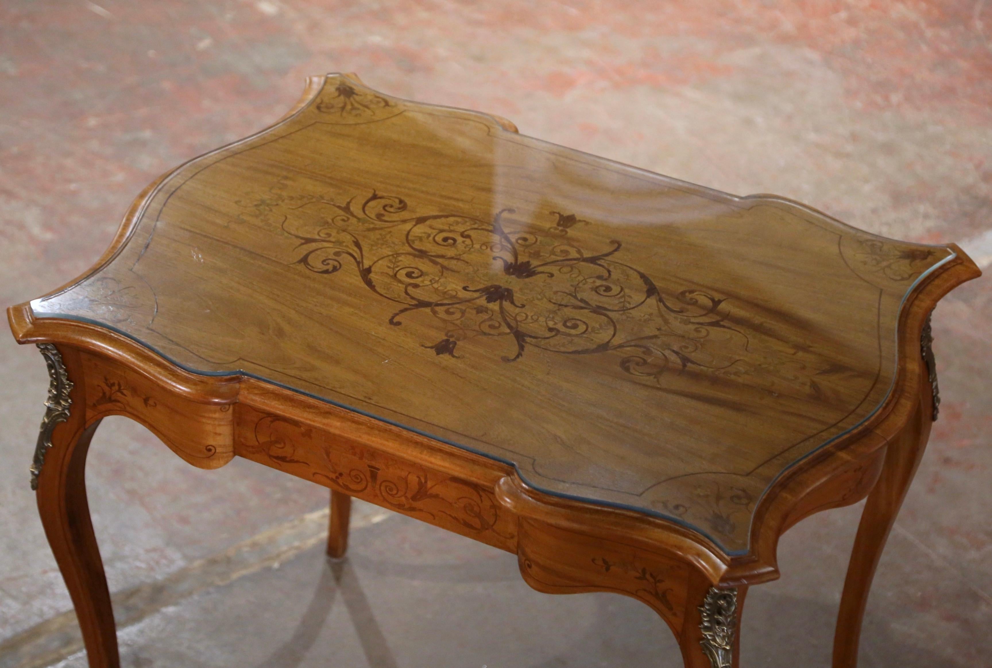 Hand-Carved Early 20th Century French Louis XV Inlaid Walnut Table with Protective Glass  For Sale