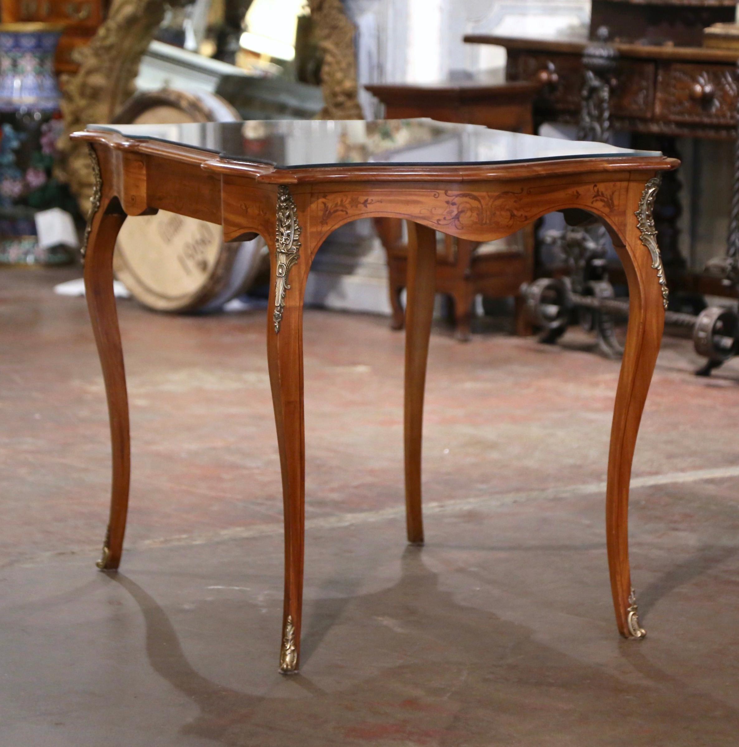 Early 20th Century French Louis XV Inlaid Walnut Table with Protective Glass  For Sale 3