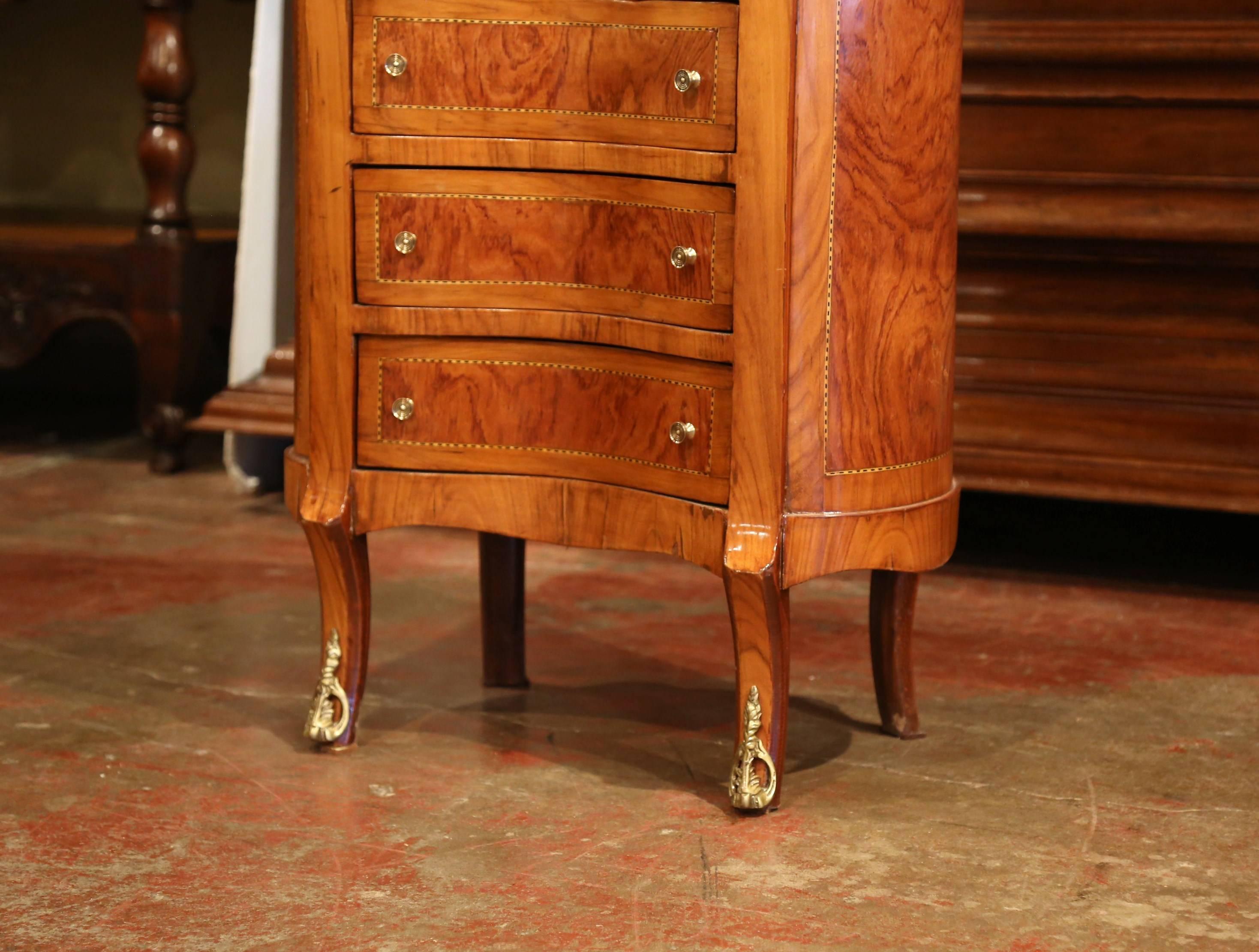 Early 20th Century French Louis XV Kidney Shaped Seven-Drawer Chest of Drawers 3