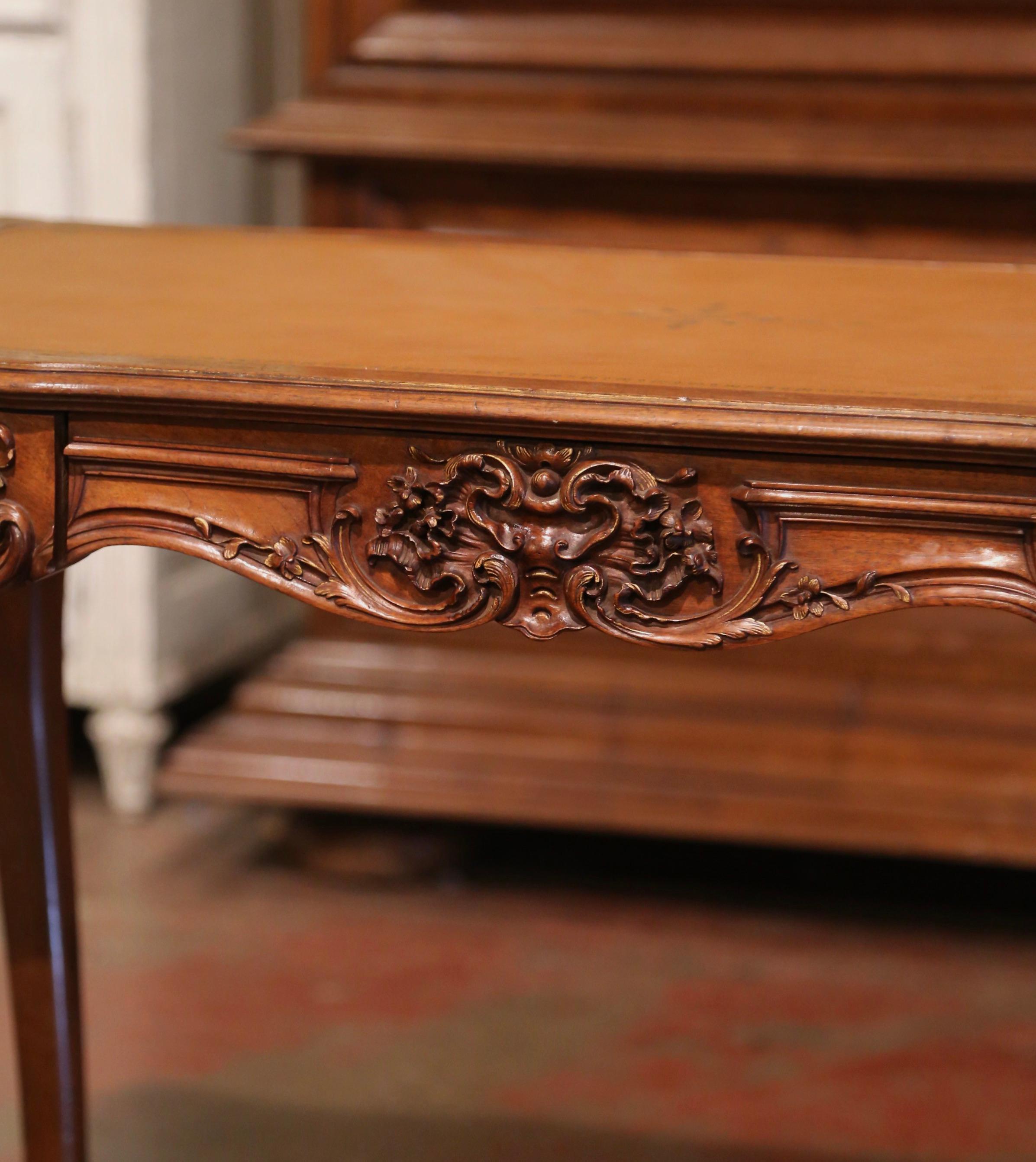 Early 20th Century French Louis XV Leather Top Carved Walnut Side Table Desk 3