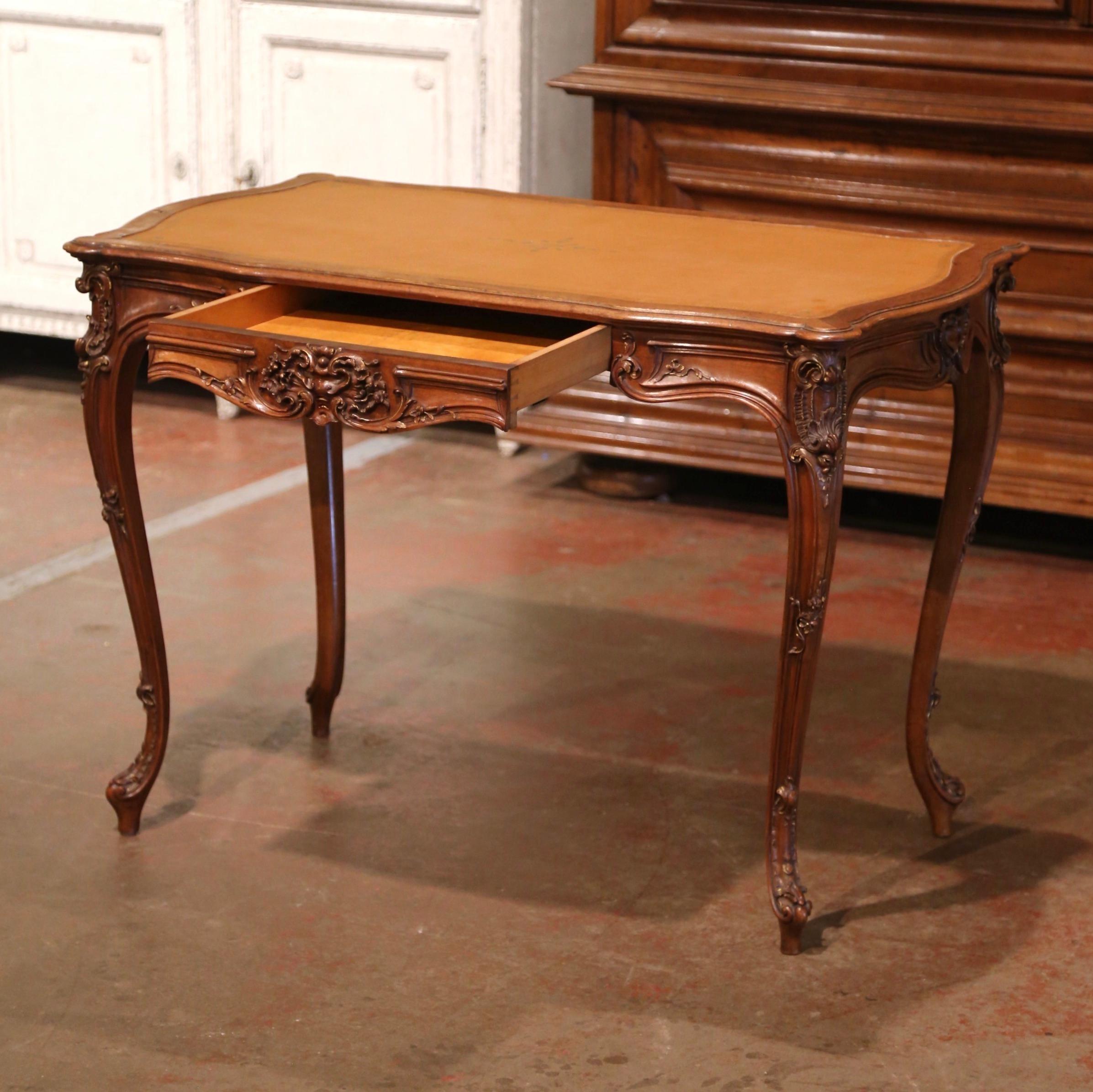 Early 20th Century French Louis XV Leather Top Carved Walnut Side Table Desk 4