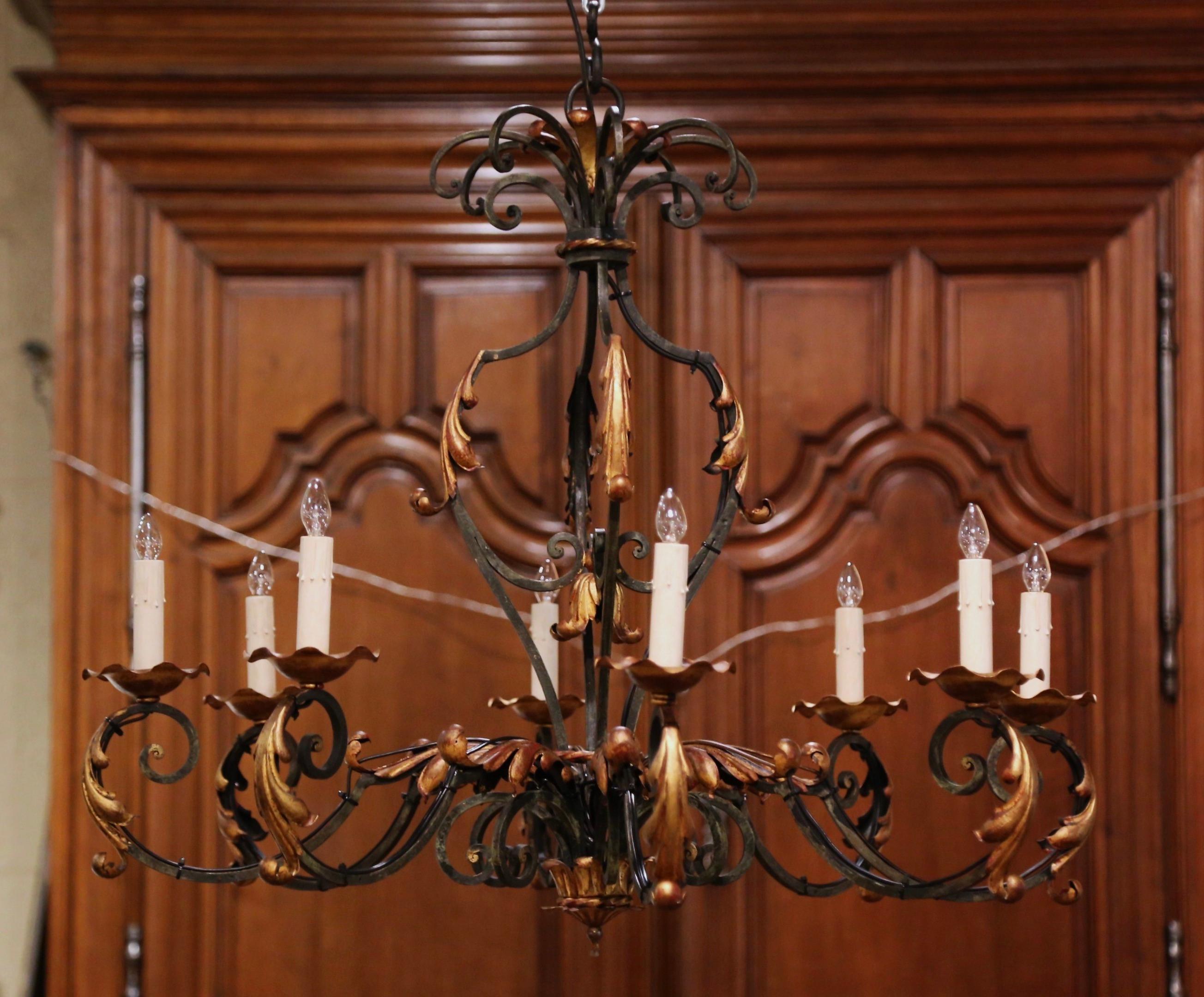 Early 20th Century French Louis XV Painted & Gilt Six-Light Iron Chandelier For Sale 7