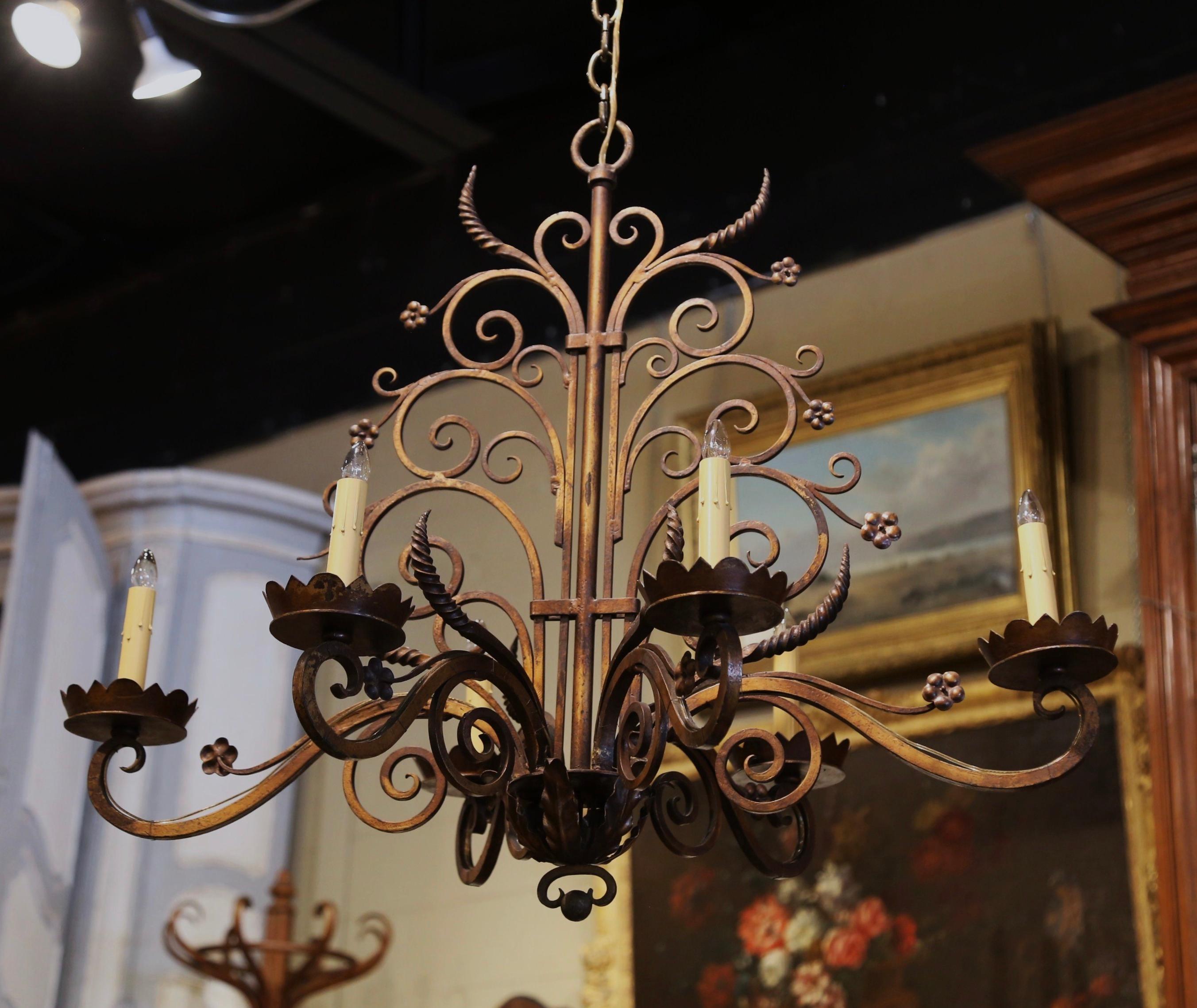 Early 20th Century French Louis XV Six-Light Iron Chandelier with Bronze Finish 6