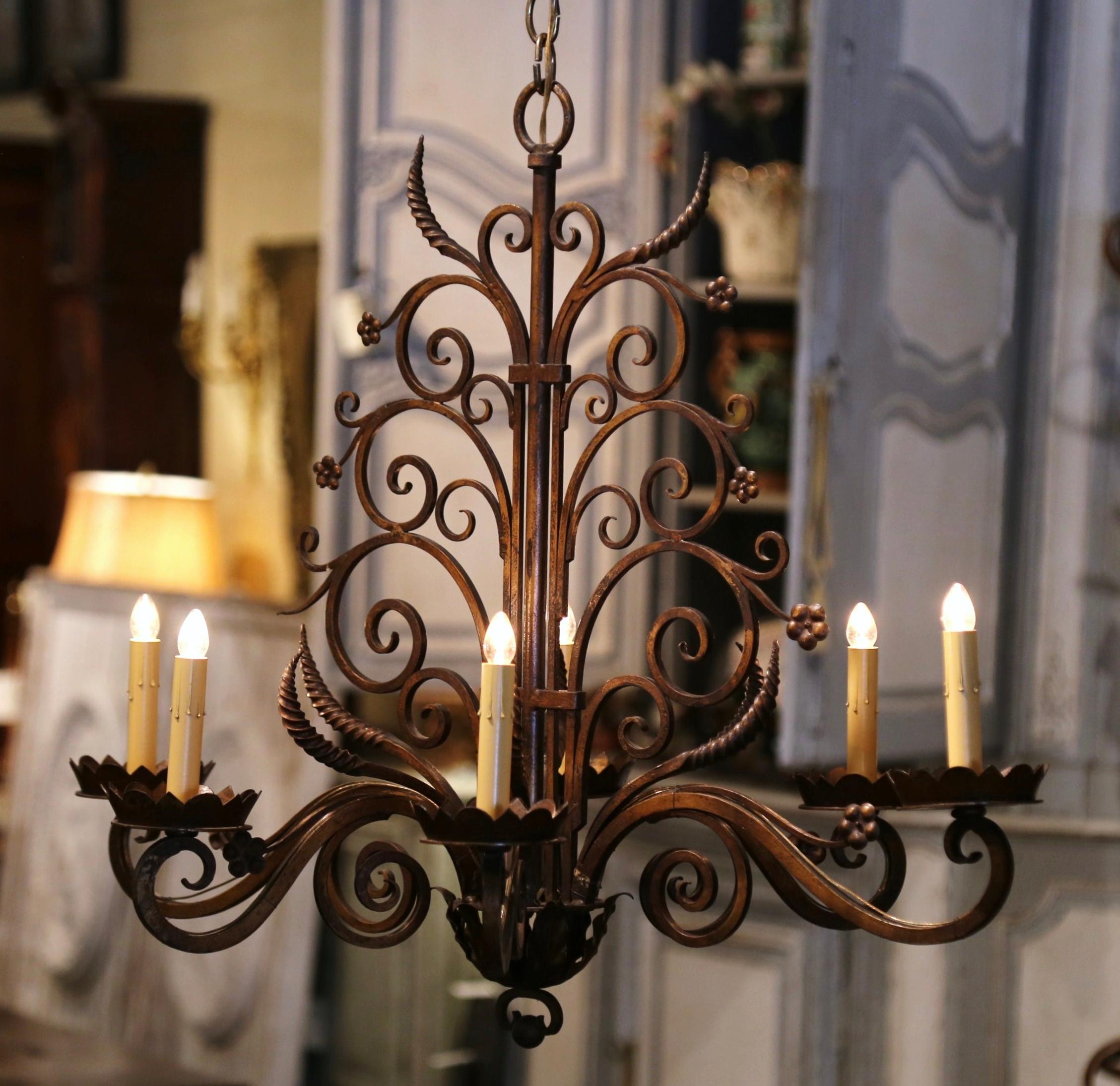 Early 20th Century French Louis XV Six-Light Iron Chandelier with Bronze Finish 4