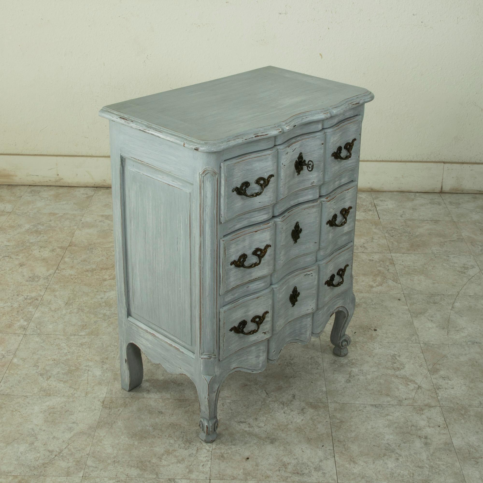 Early 20th Century French Louis XV Style Painted Beechwood Chest or Nightstand 3