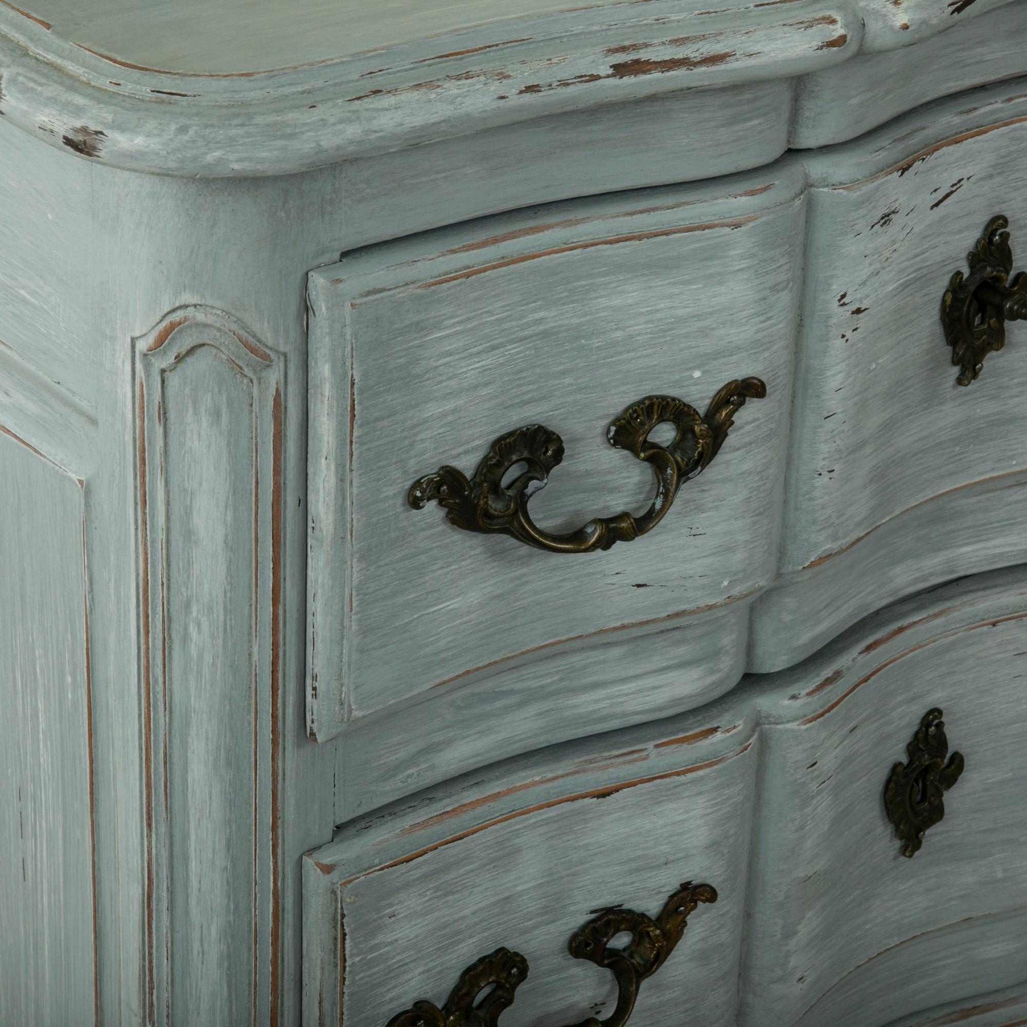 Early 20th Century French Louis XV Style Painted Beechwood Chest or Nightstand 4