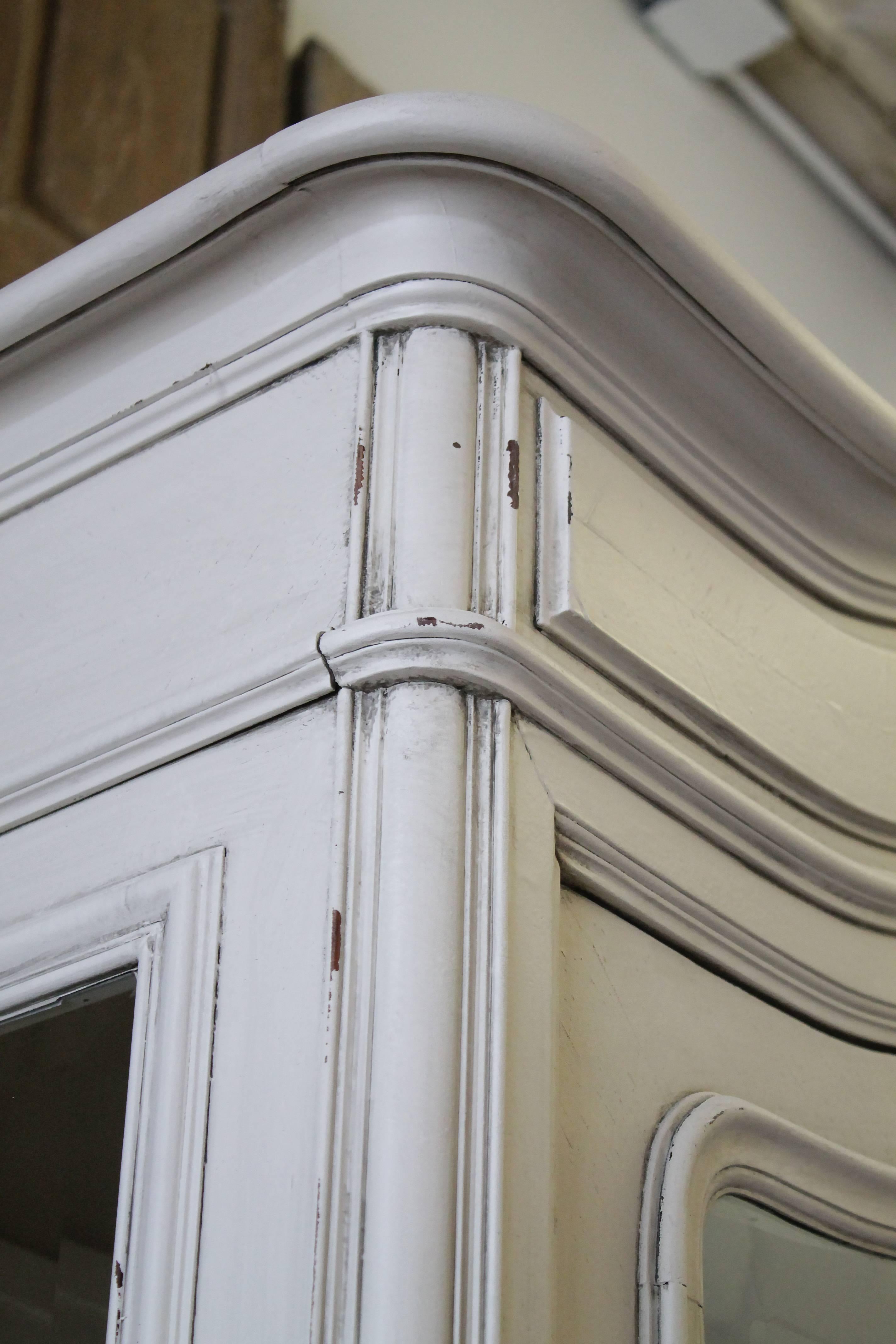 Early 20th Century French Louis XV Style Painted Rosewood Armoire Curio Cabinet In Good Condition In Brea, CA