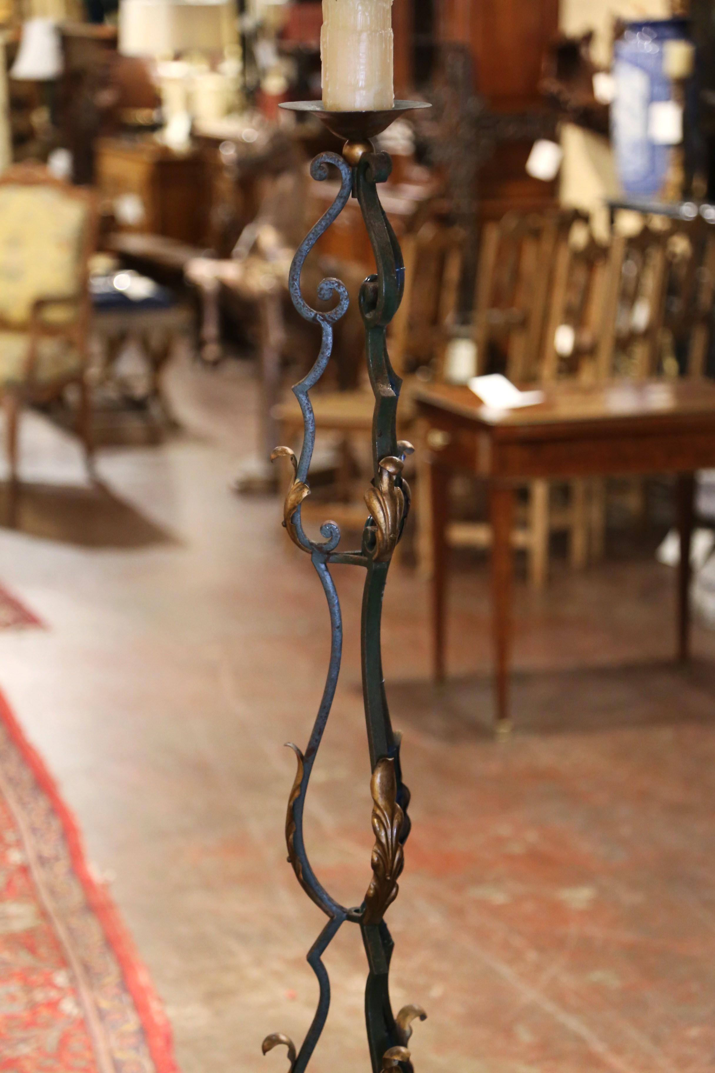 Early 20th Century French Louis XV Verdigris and Gilt Wrought Iron Floor Lamp For Sale 3