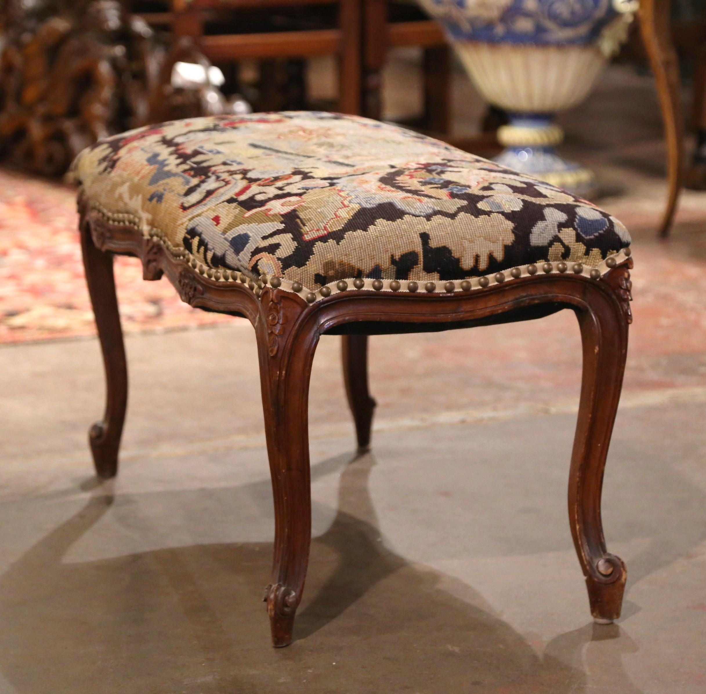 Early 20th Century French Louis XV Walnut Bench with Needlepoint Tapestry 4